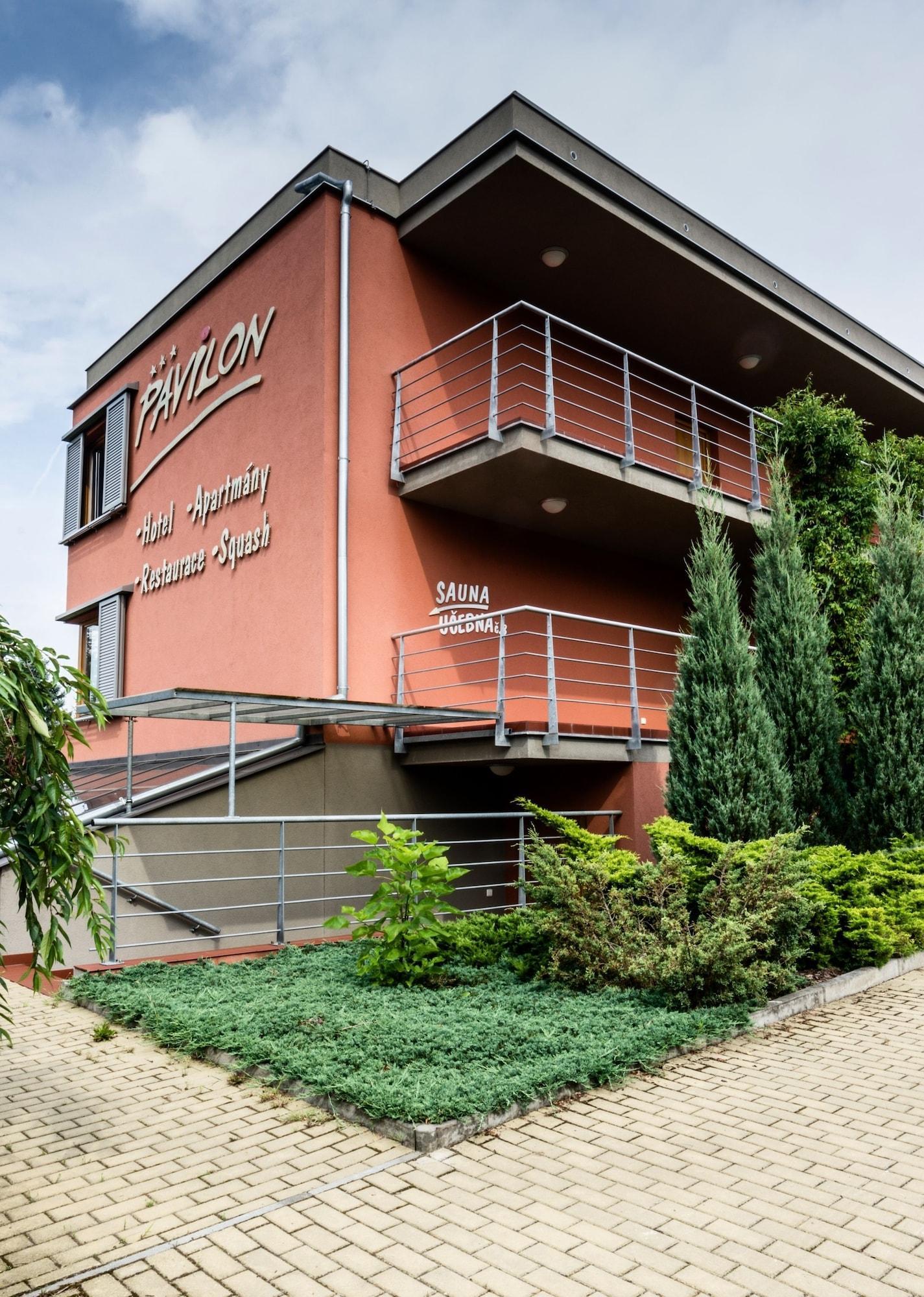 Vista Exterior Hotel Pavilon