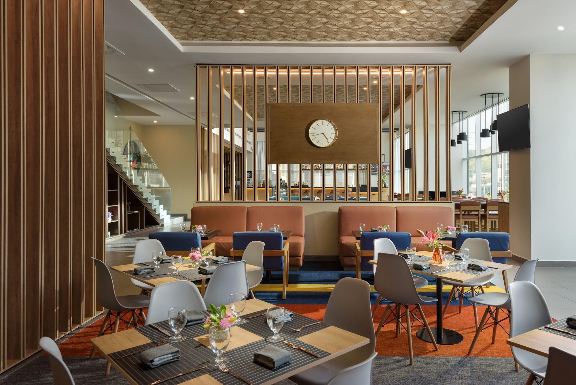 Restaurant Hyatt Place Monterrey Valle