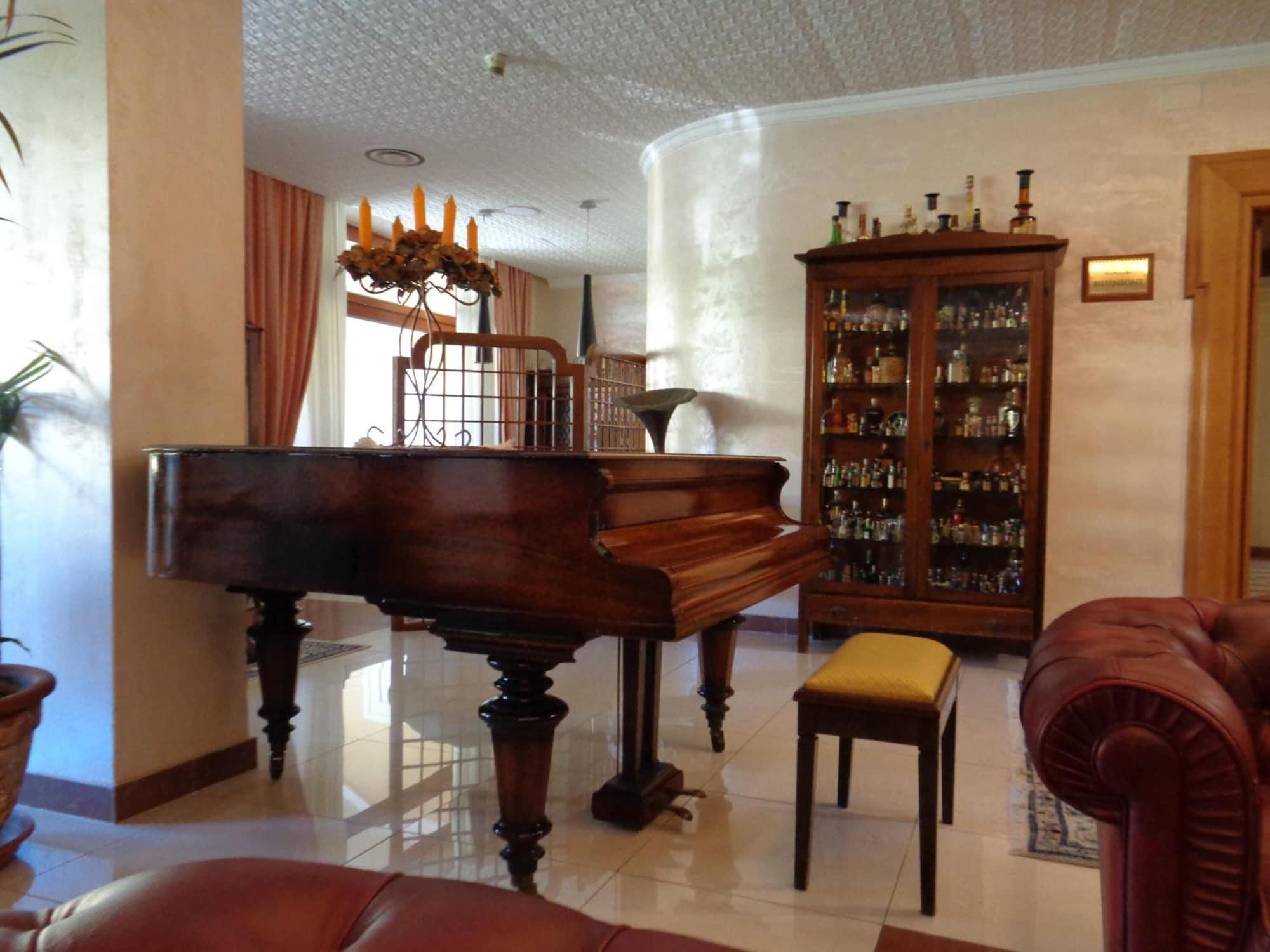 Bar/Salón Hotel Belvedere