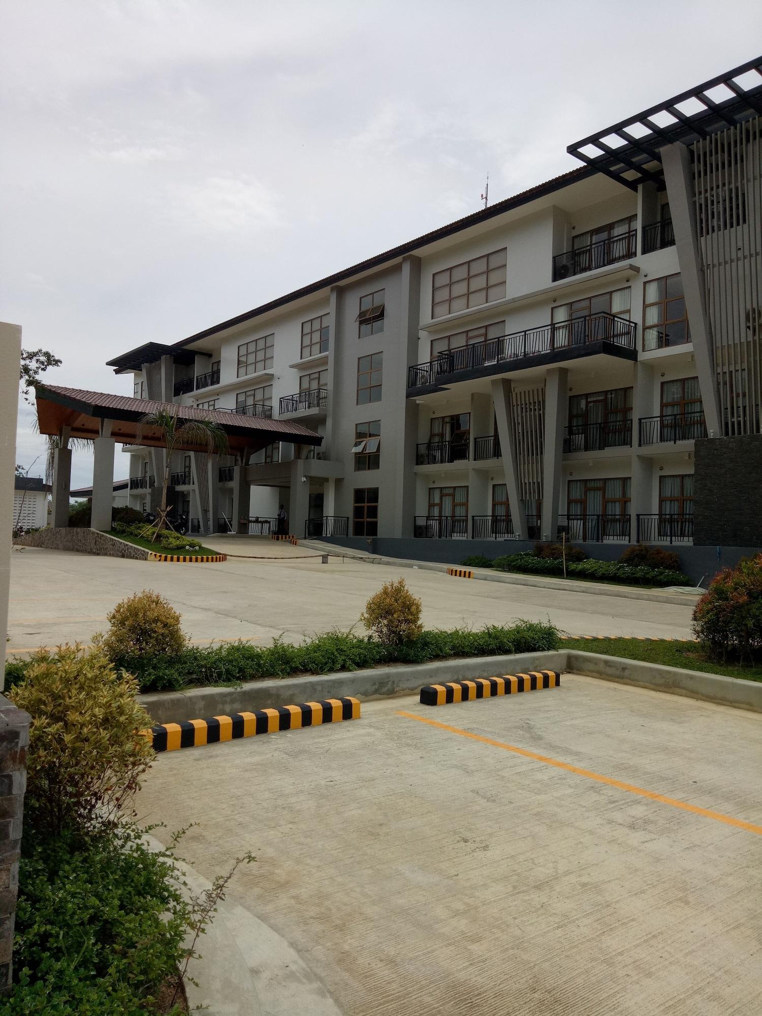 Vista Piscina The Crown Residences at Harbour Springs