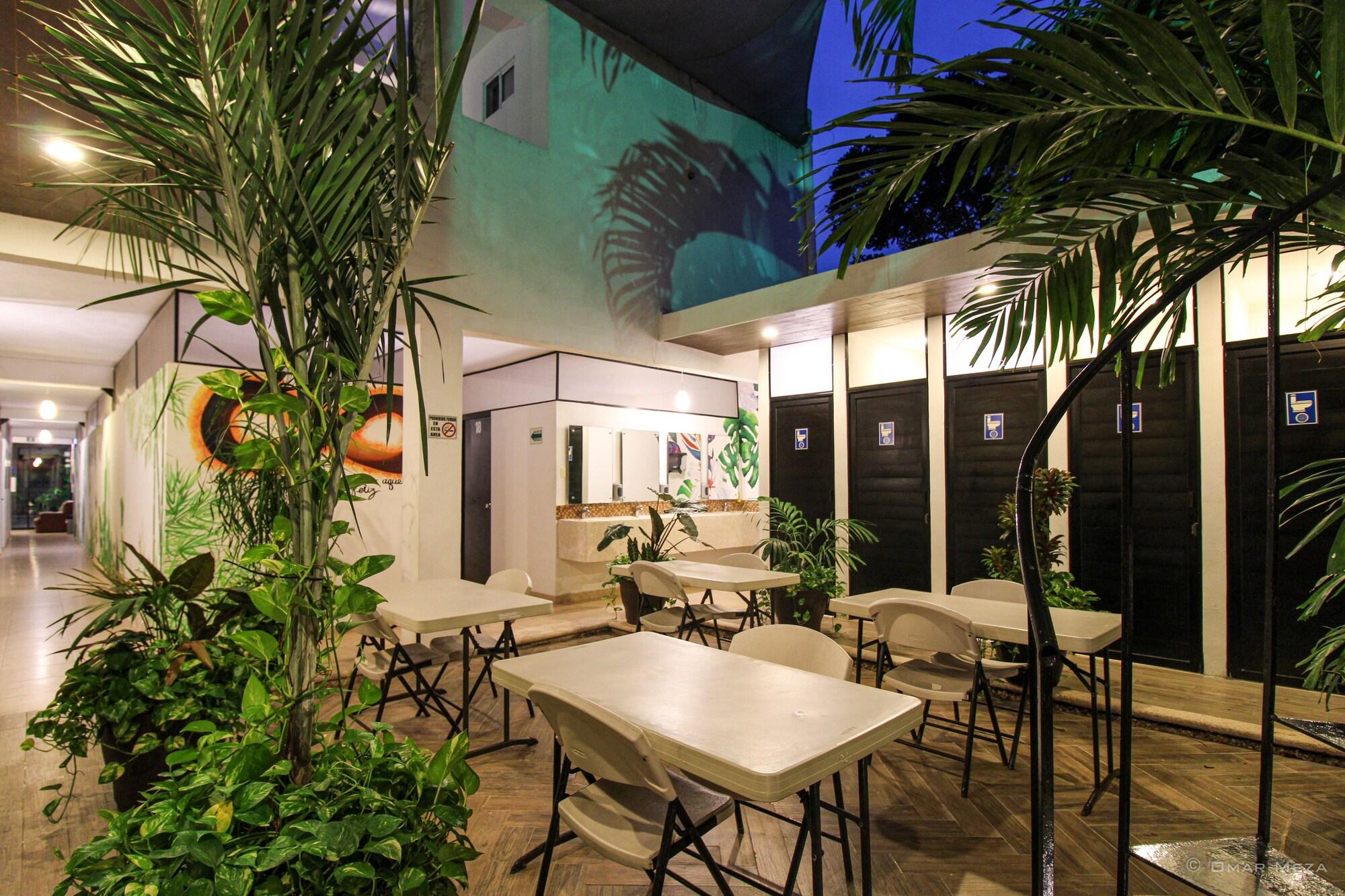 Varios Hostal Gayser - Hostel