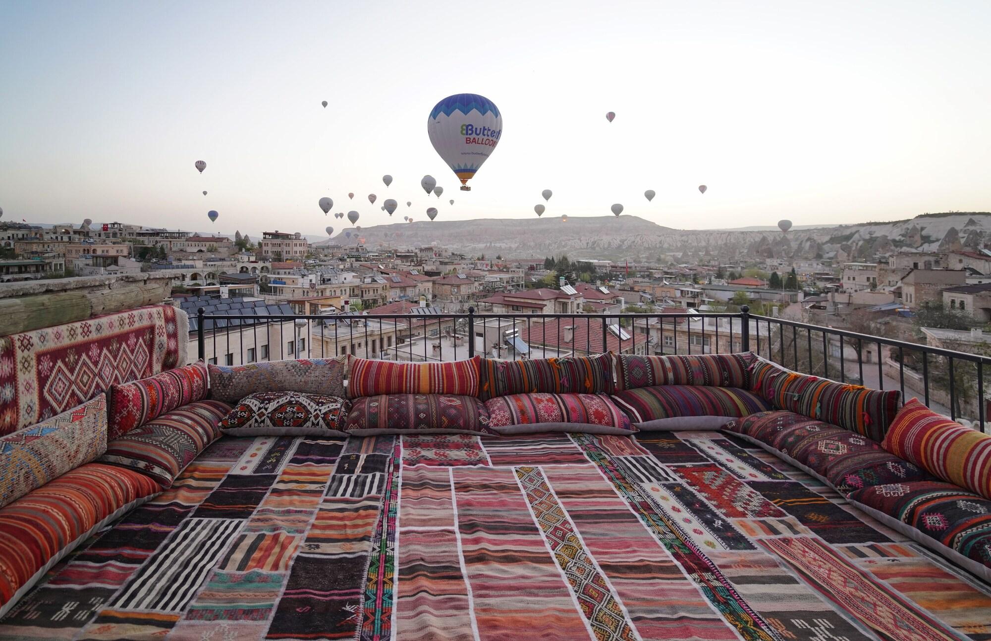 Varios Avlu Cave House