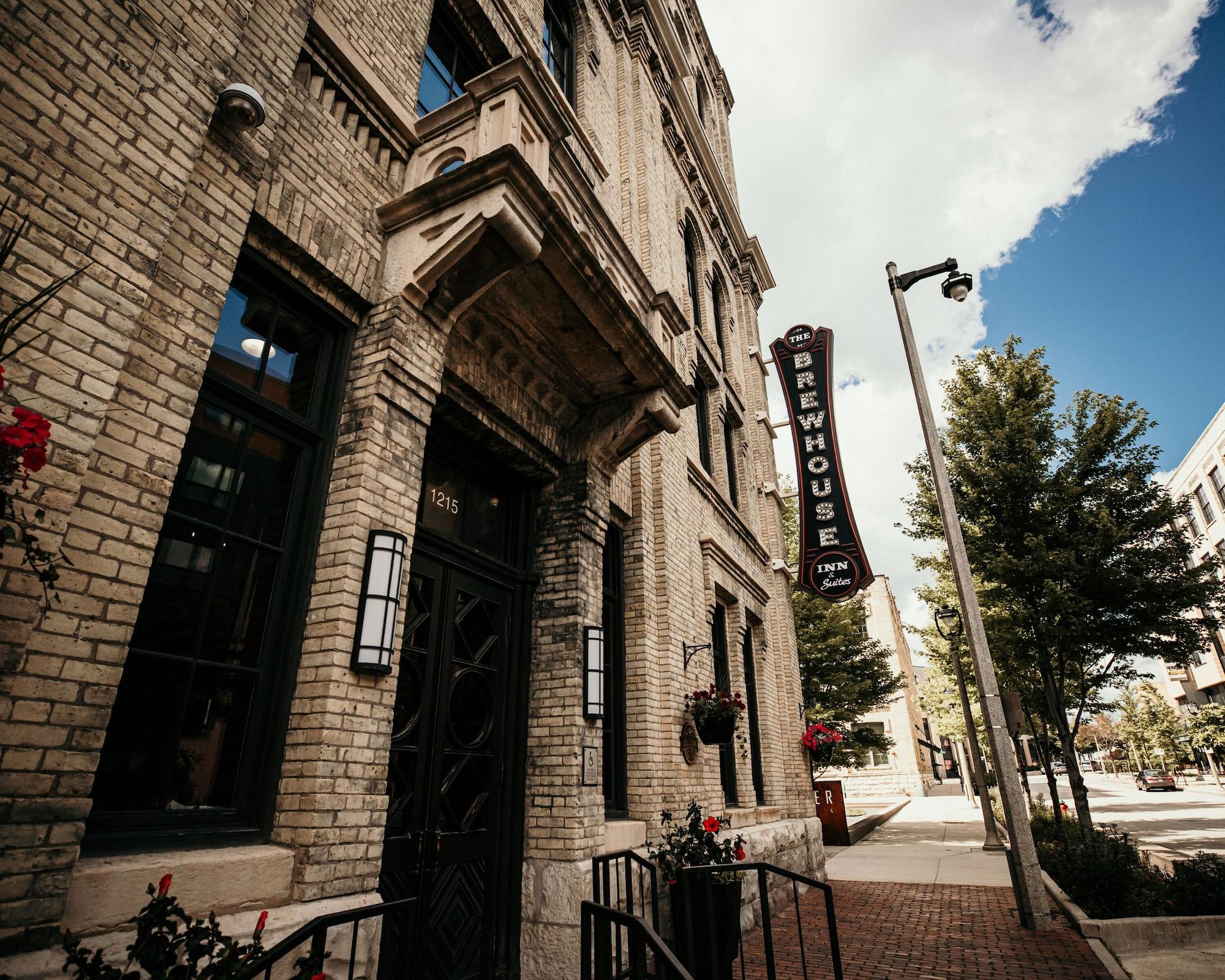 Vista Exterior The Brewhouse Inn & Suites