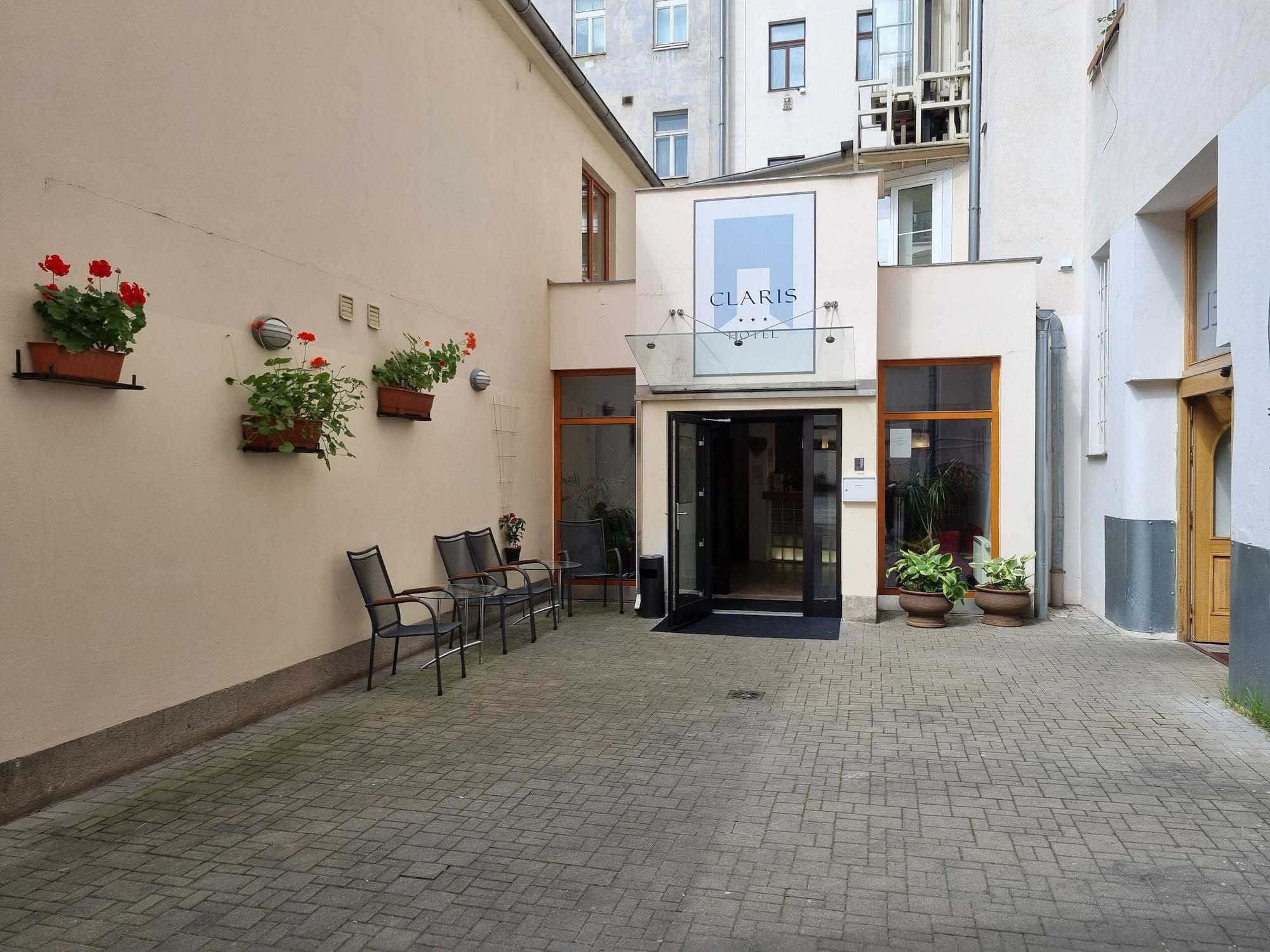 Vista Exterior Hotel Claris