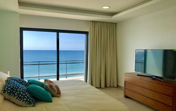 Mazatlan Oceanfront Pearl Tower 705A - Hoteles con jacuzzi en Mazatlán, Sinaloa