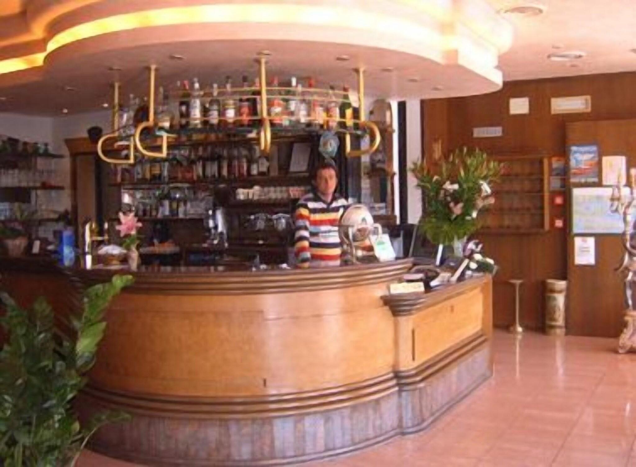 Bar/Salón Hotel Touring
