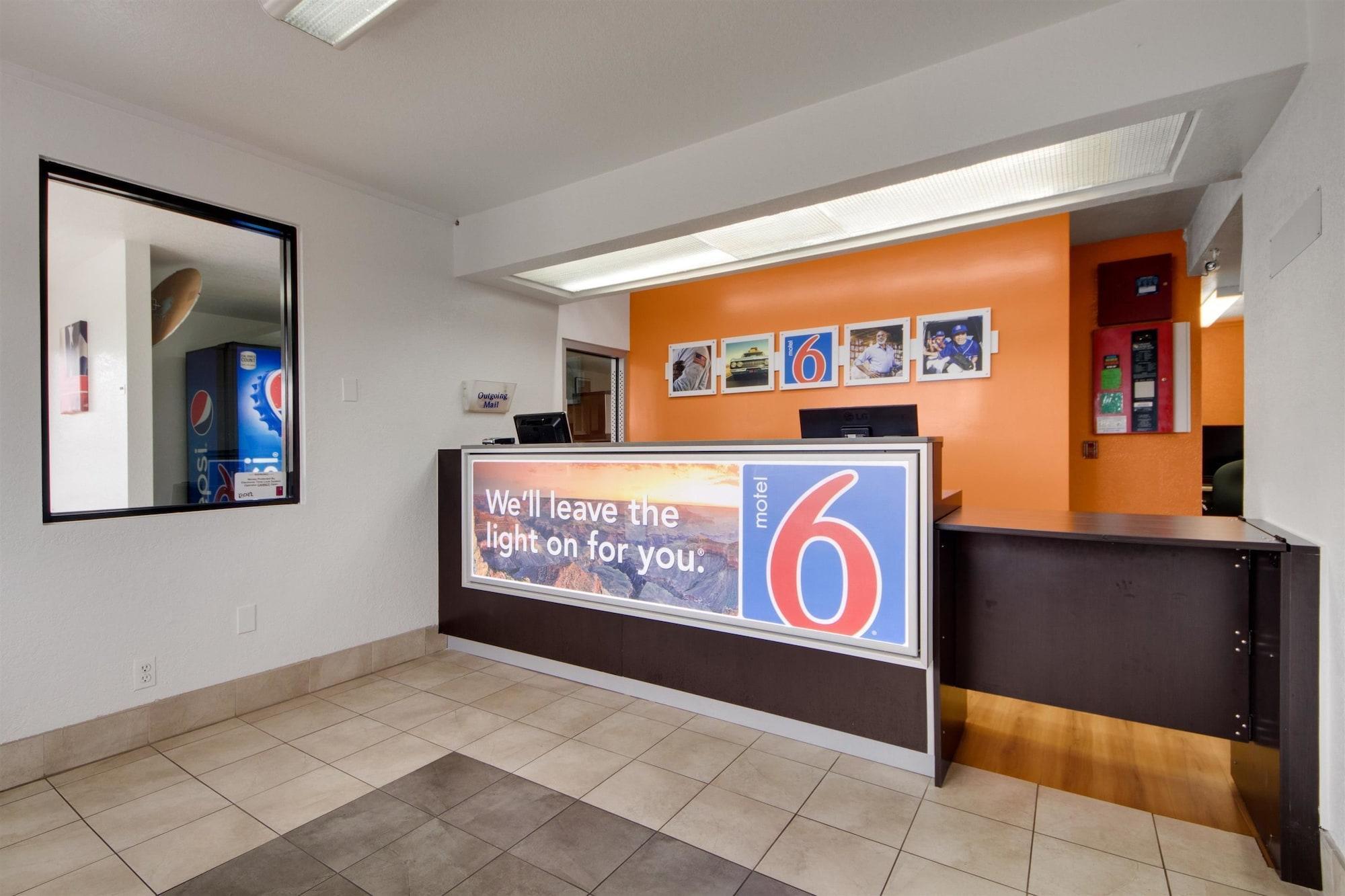 Vista Lobby MOTEL 6 MUSKOGEE