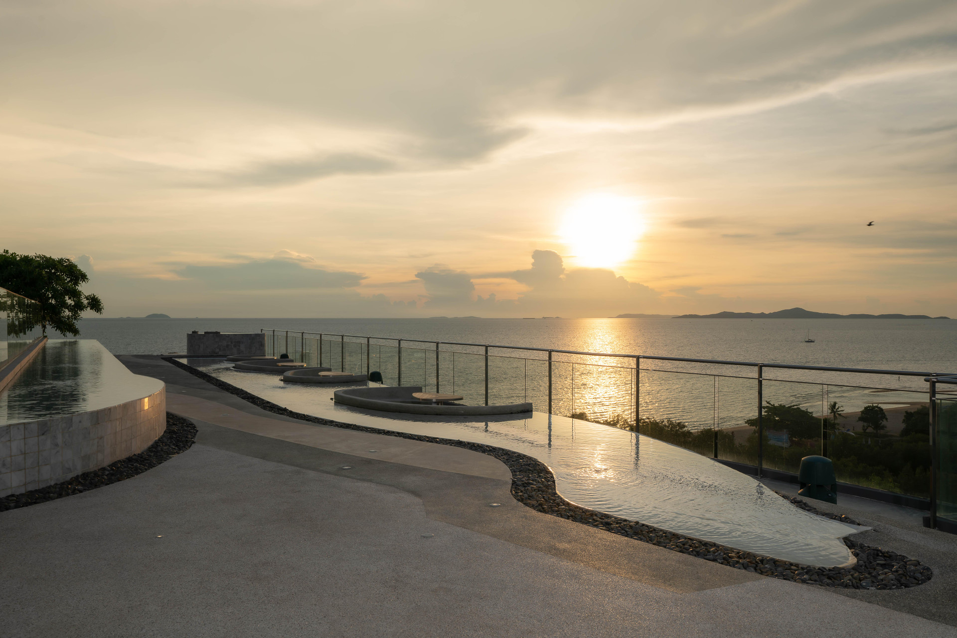 Vista Exterior Bayphere Hotel Pattaya JC