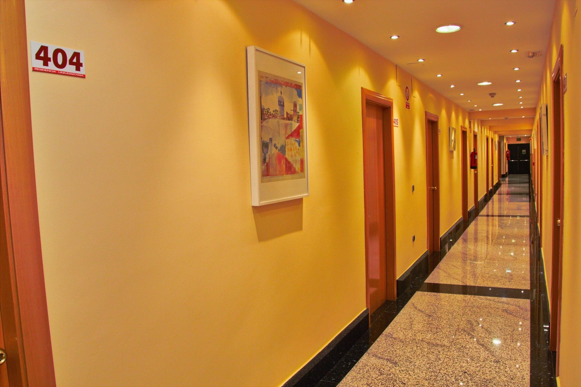 Varios Residencia Universitaria Cum Laude
