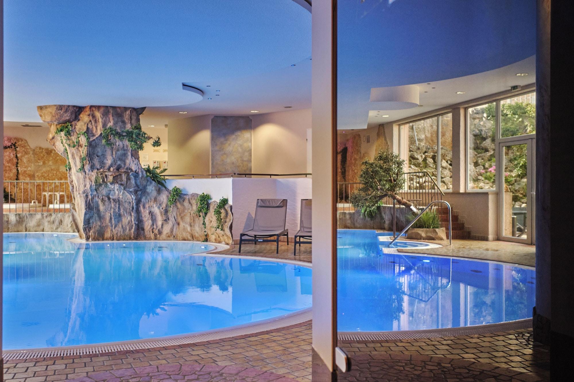 Vista Piscina Parkhotel Altmühltal