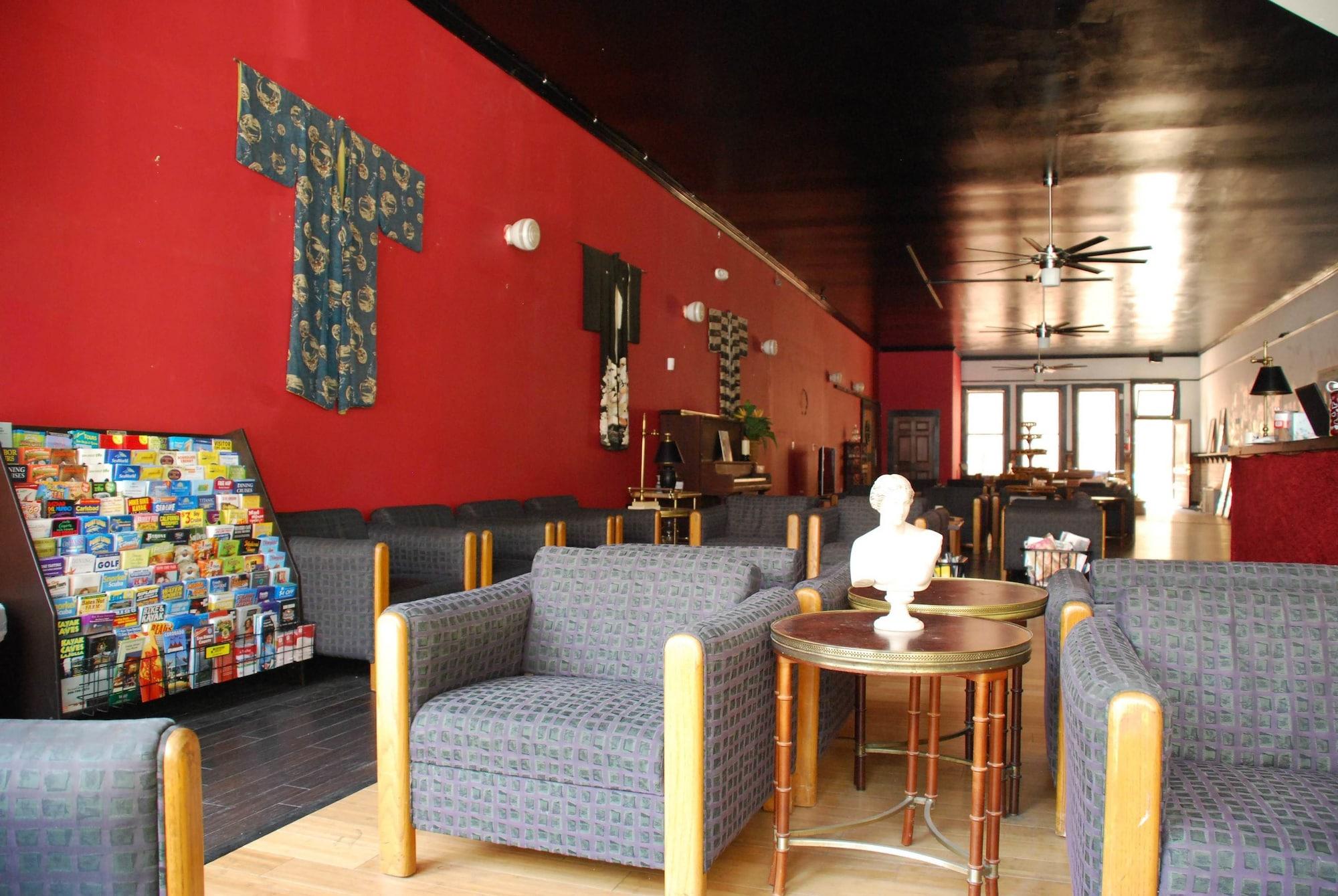 Varios Hostel on 3rd
