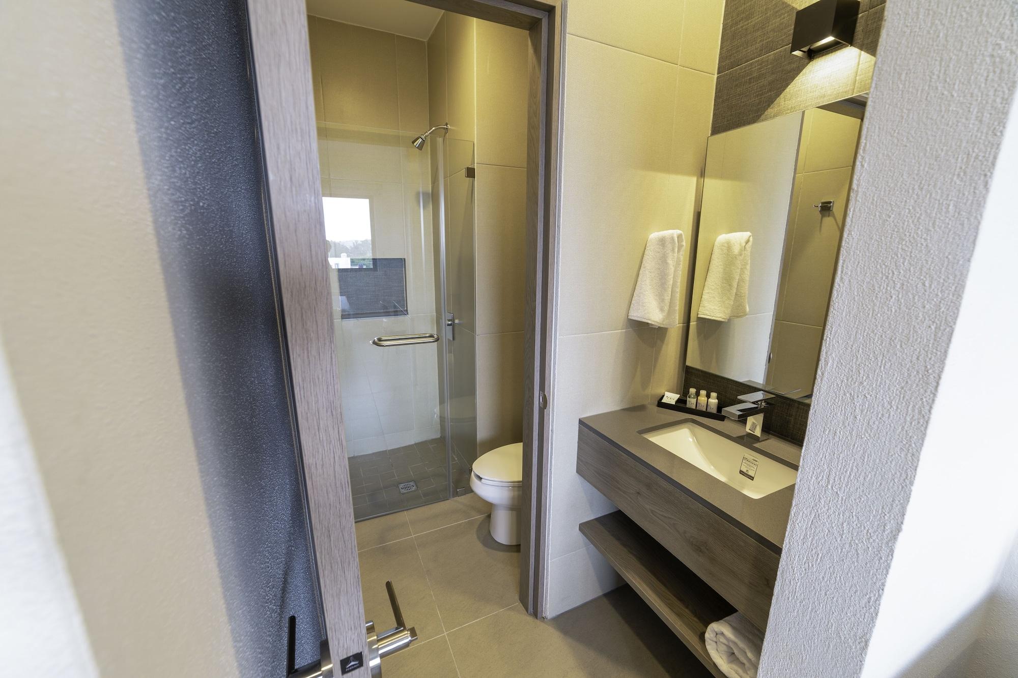 Equipamiento de Habitación TH Hotel & Vivienda