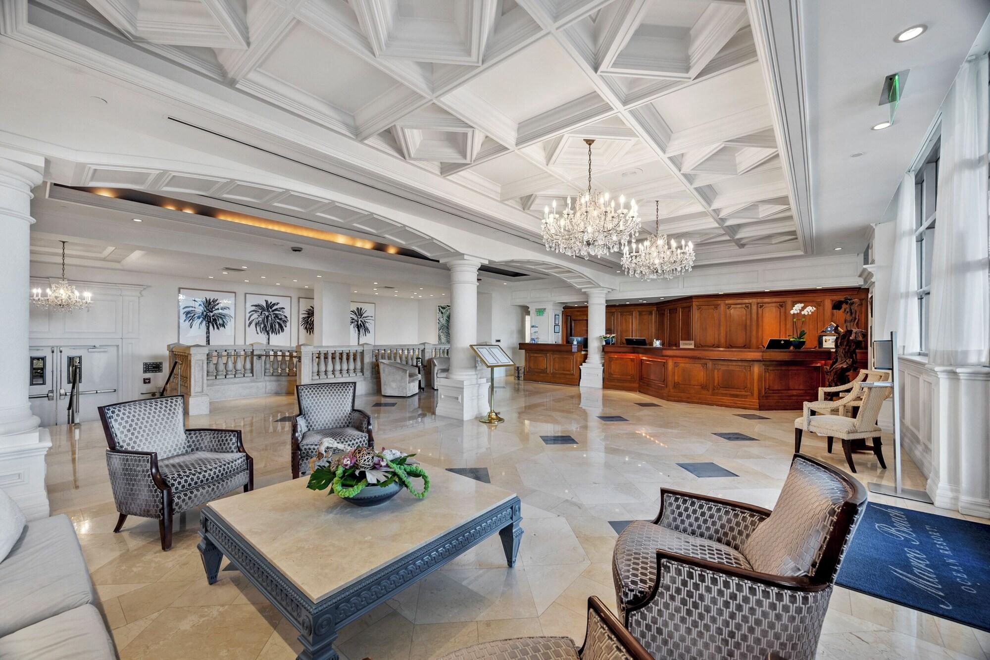 Vista Lobby Marco Beach Ocean Suites