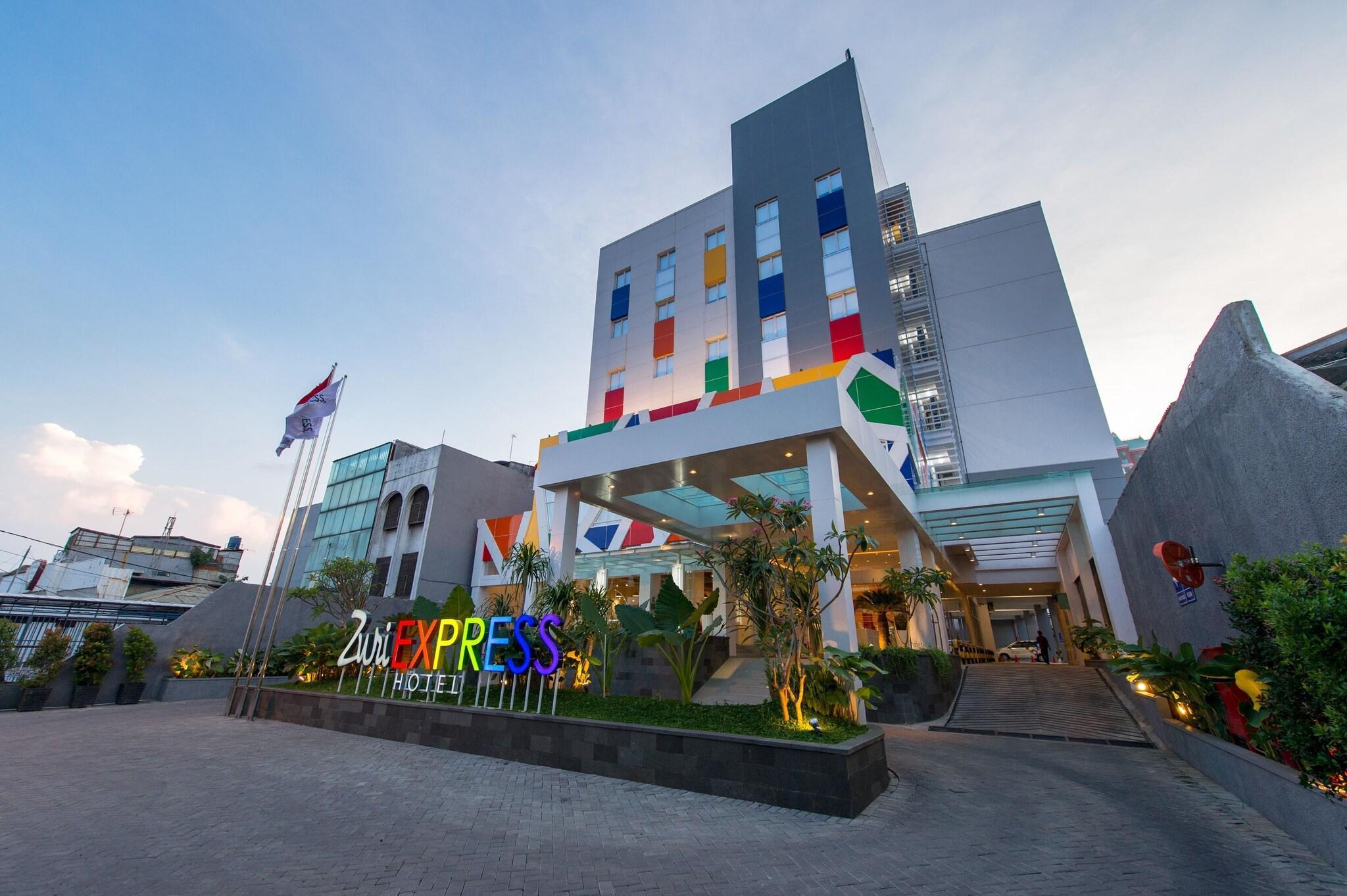 Vista Exterior Ayda Mangga Dua d/h Zuri Express Mangga Dua