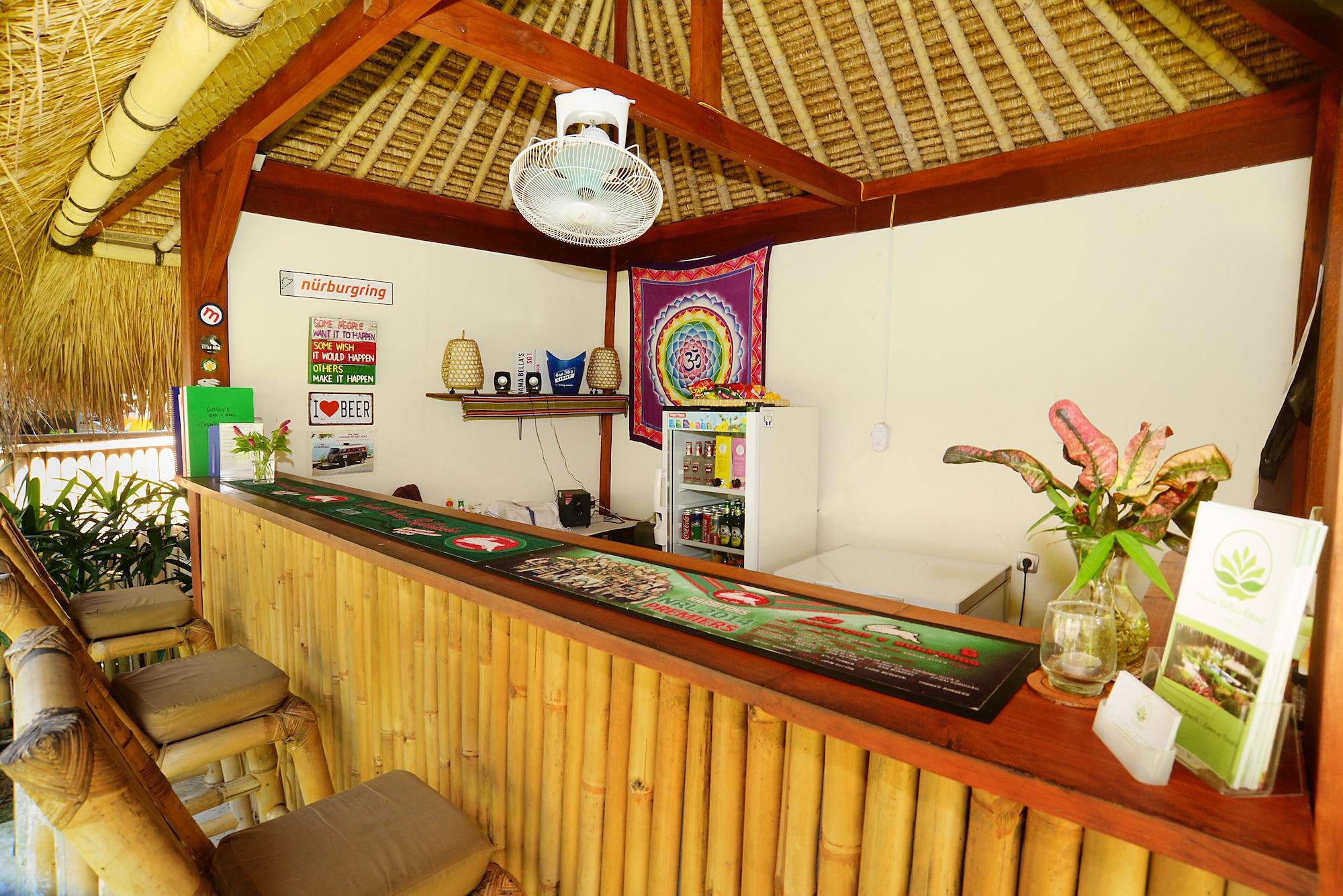 Bar/Salón Mama Bella's Retreat