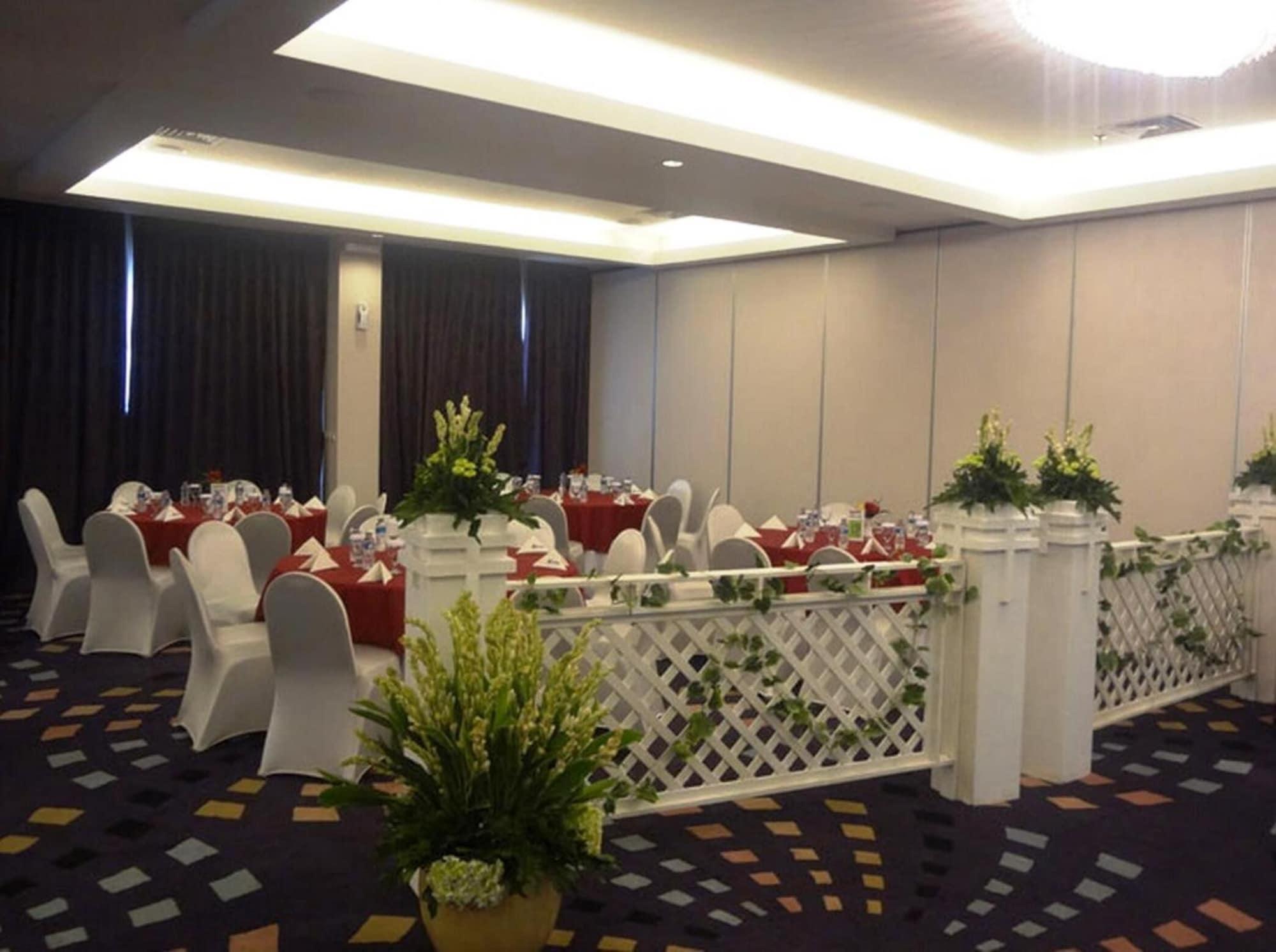 Salón de Baile Diradja Hotel