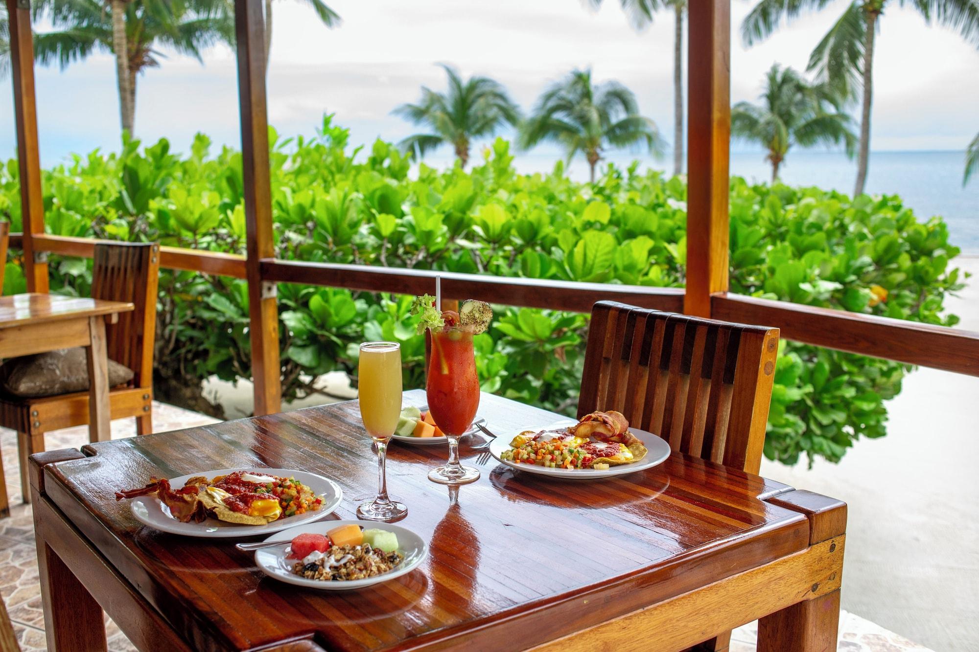 Restaurant St. George's Caye Resort