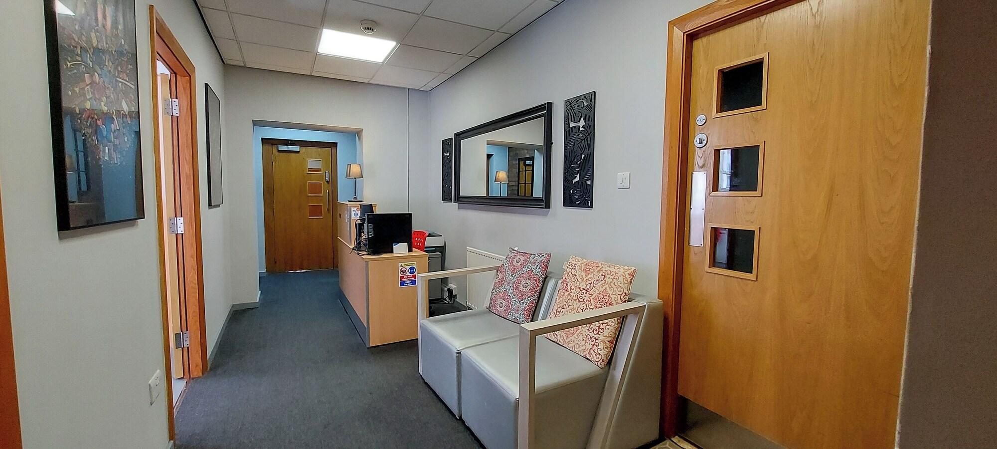 Vista Lobby R S Hostels - leeds