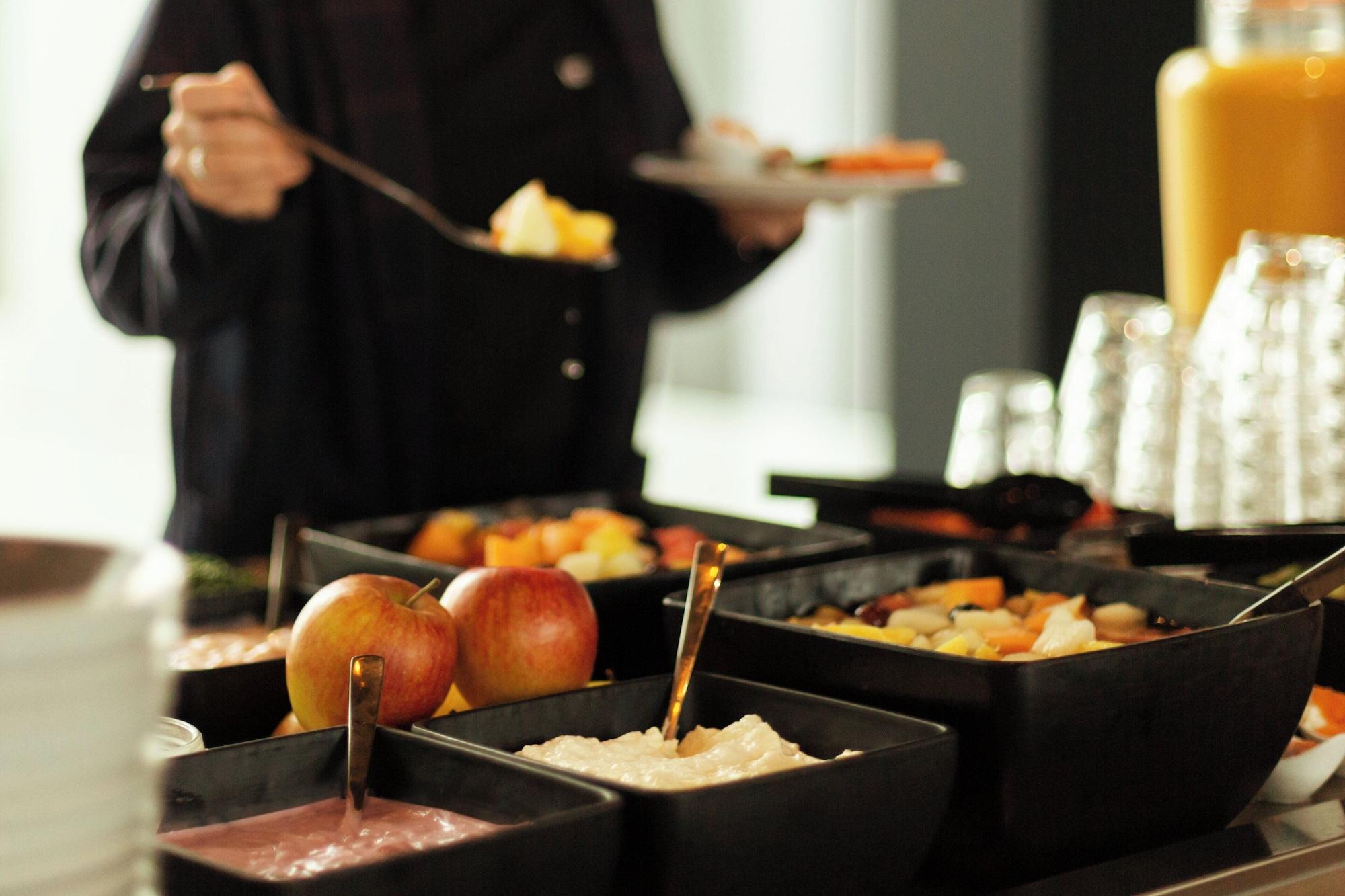 Restaurant Holiday Inn - the niu, Fender Amsterdam by IHG