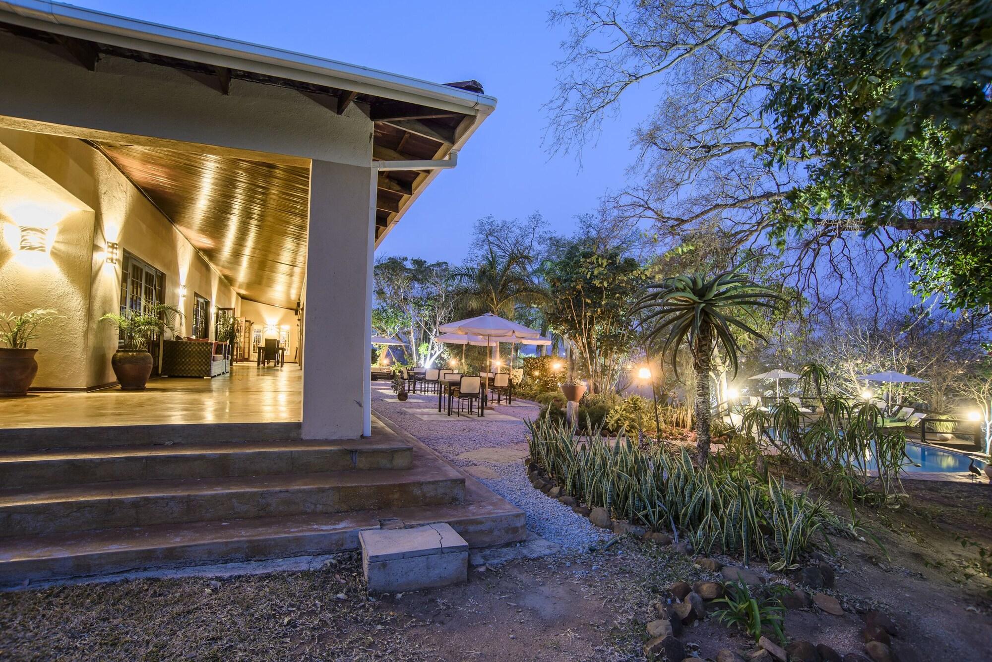 Varios Abangane Guest Lodge