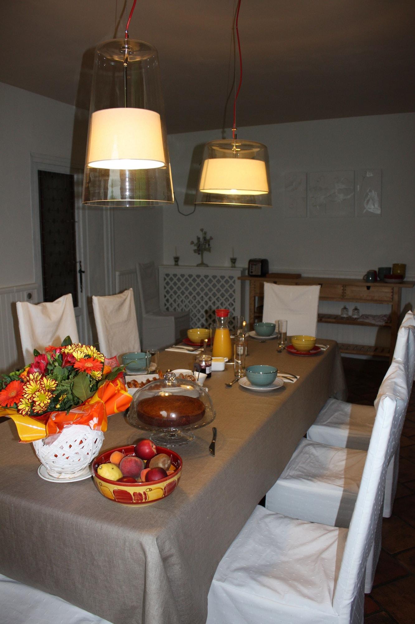 Restaurant Bed in Bellongue