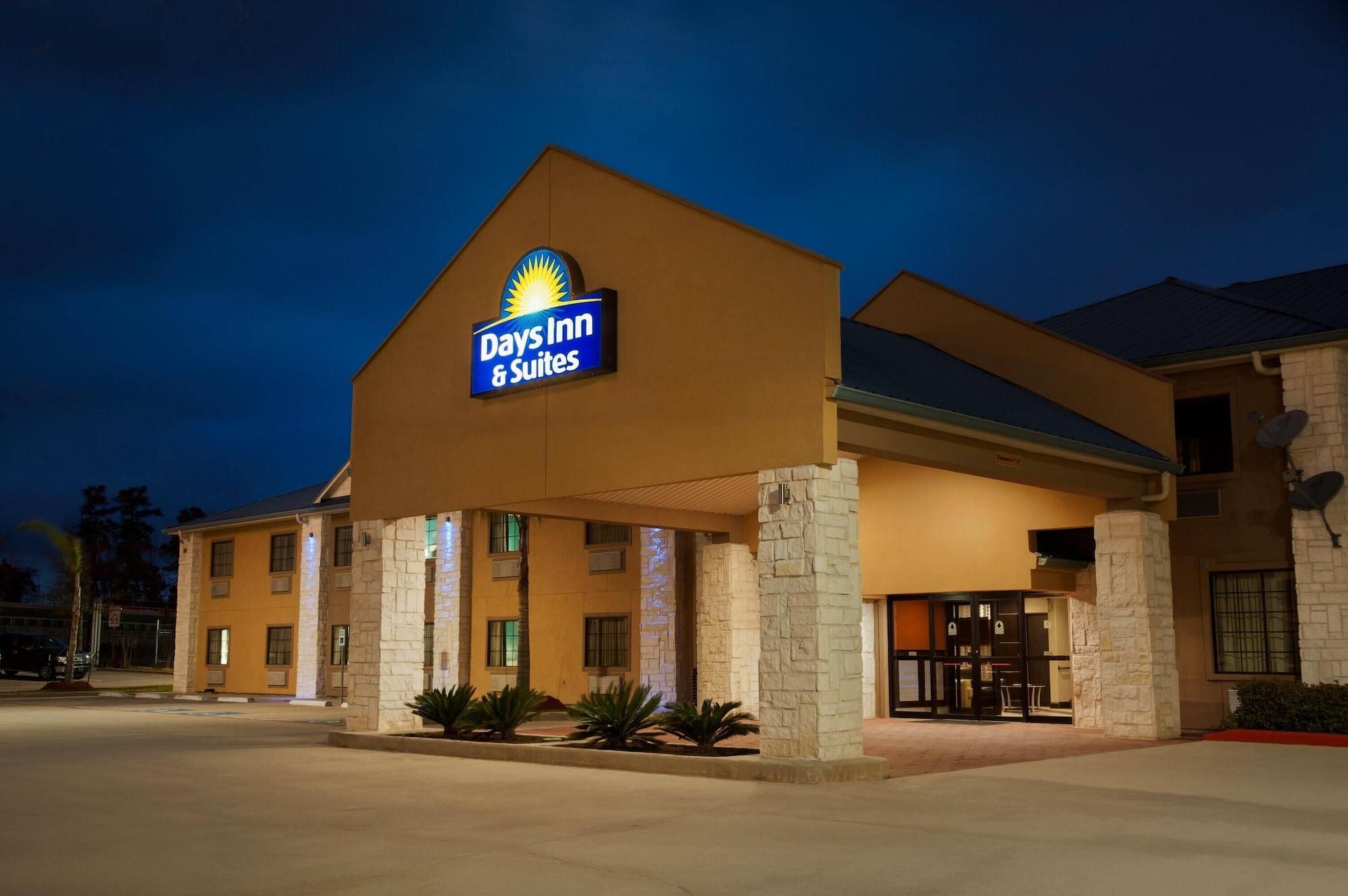 Vista Exterior Days Inn & Suites by Wyndham Conroe North