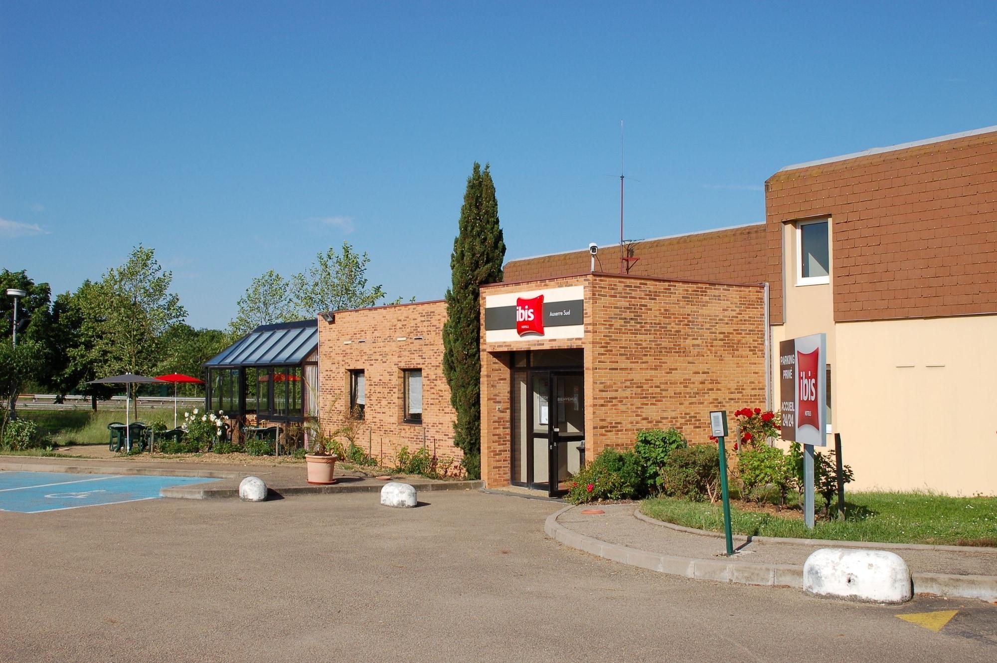 Vista Exterior ibis Auxerre Sud