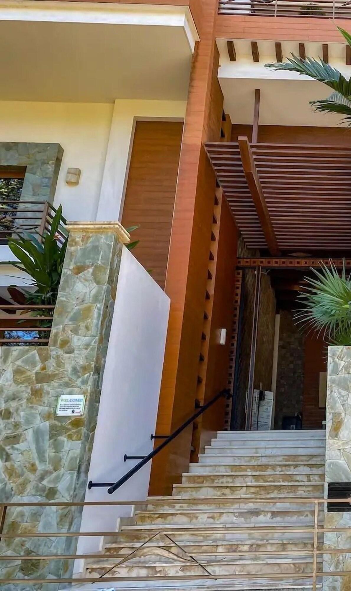 Vista Exterior Condominios 220PR