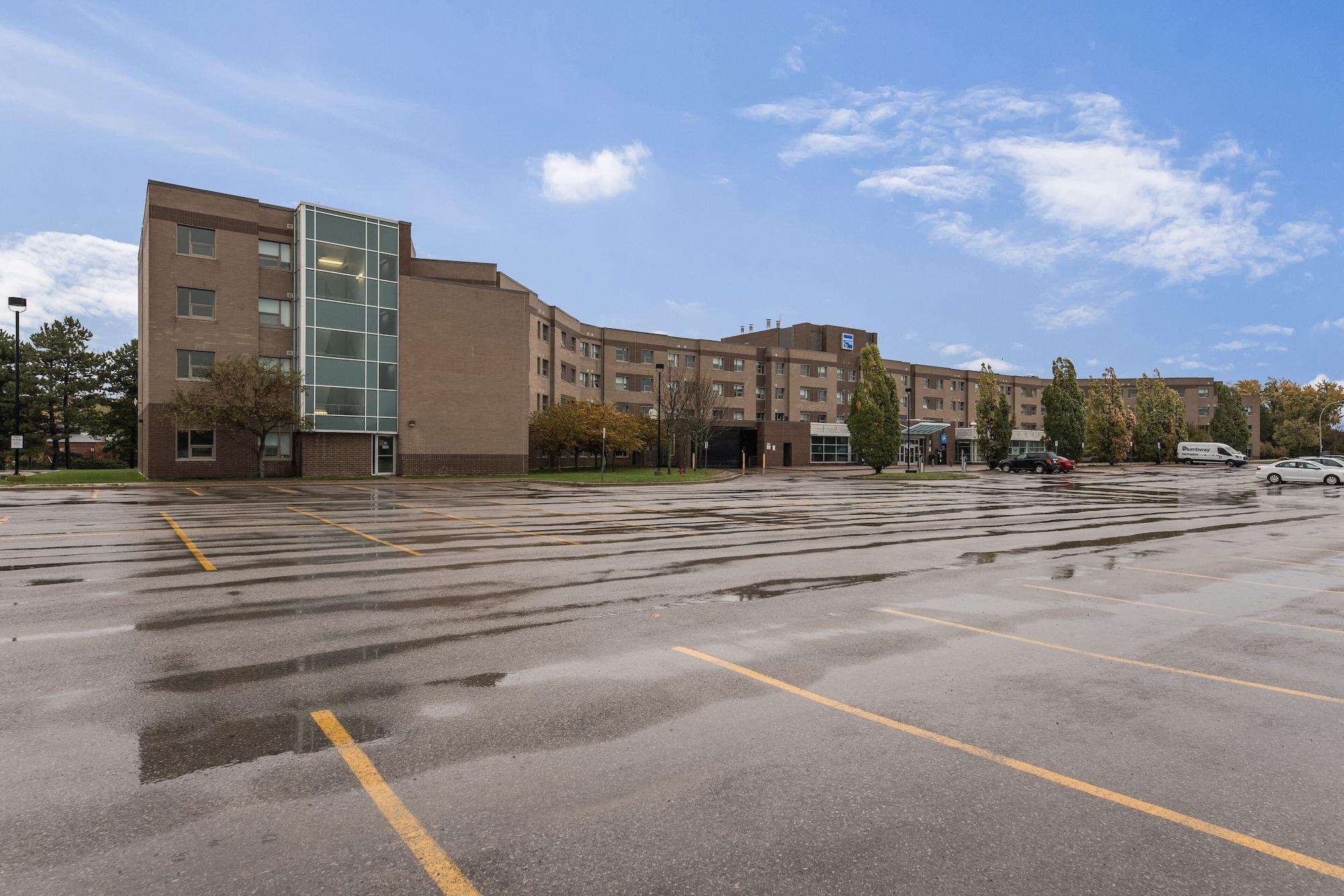 Vista Exterior Residence & Conference Centre - Hamilton