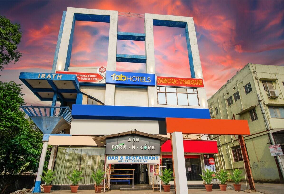 Vista Exterior Fabhotel Palash Residency