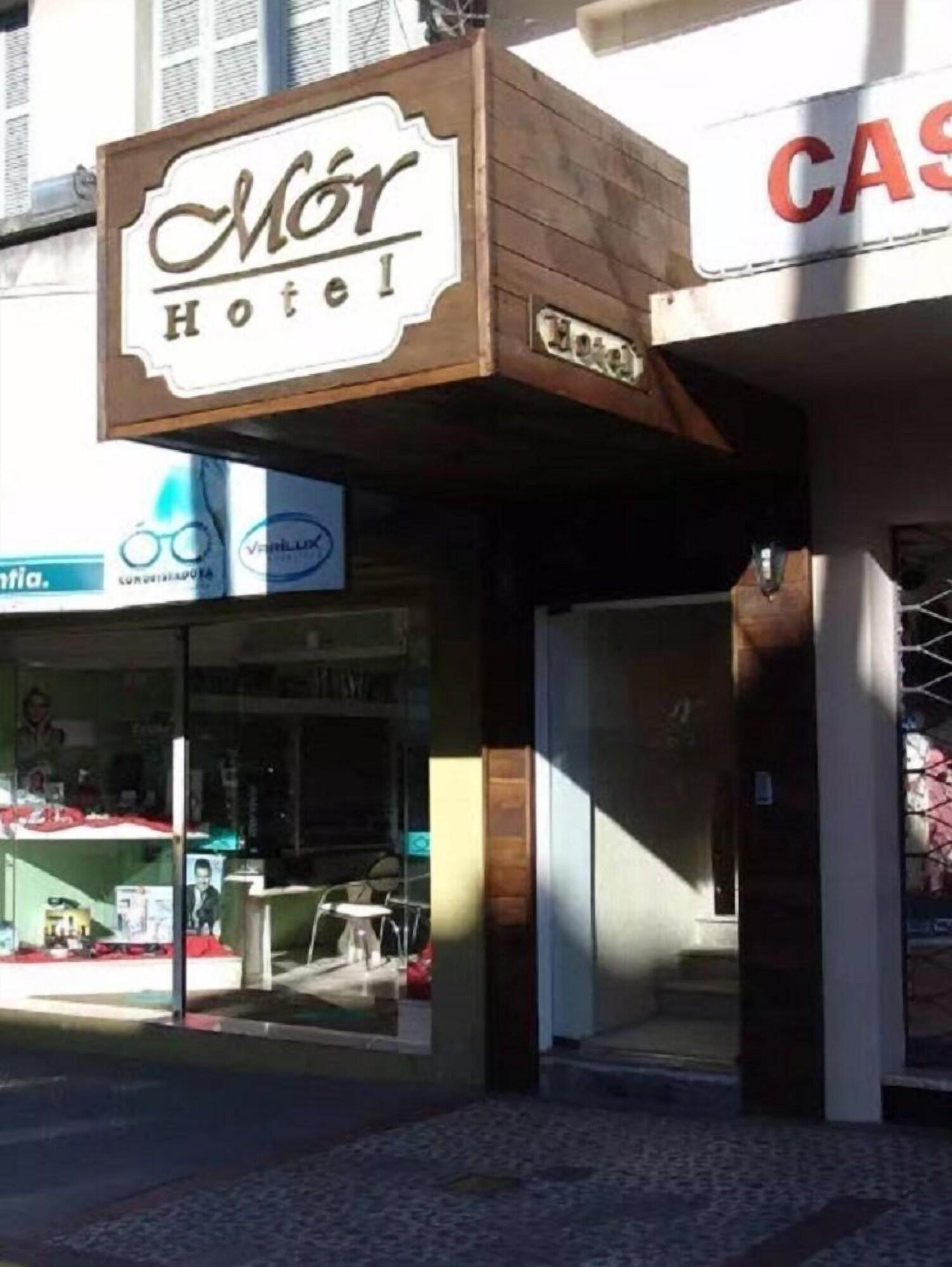 Vista Exterior Hotel Mór