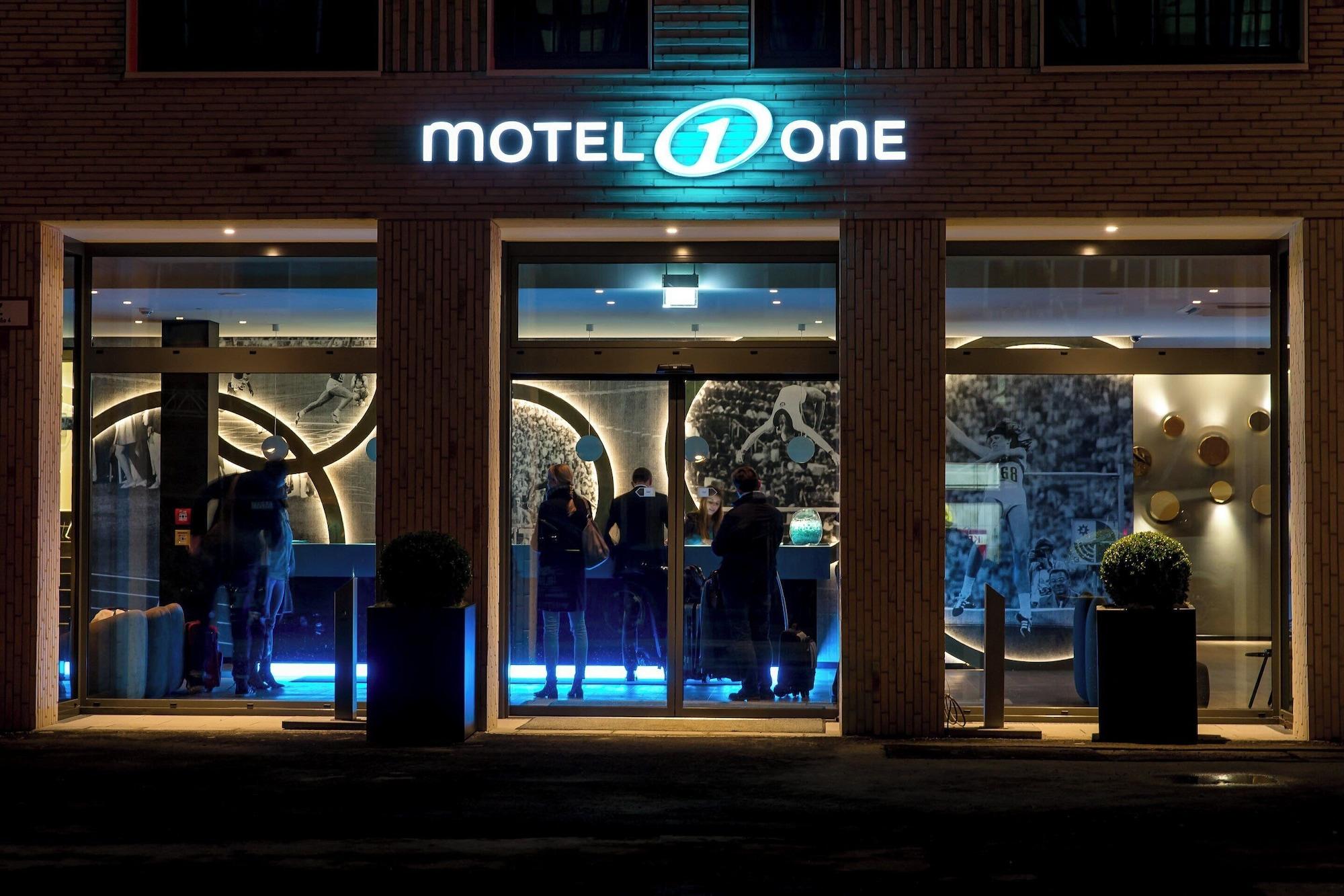Vista Exterior Motel One Munich - Olympia Gate
