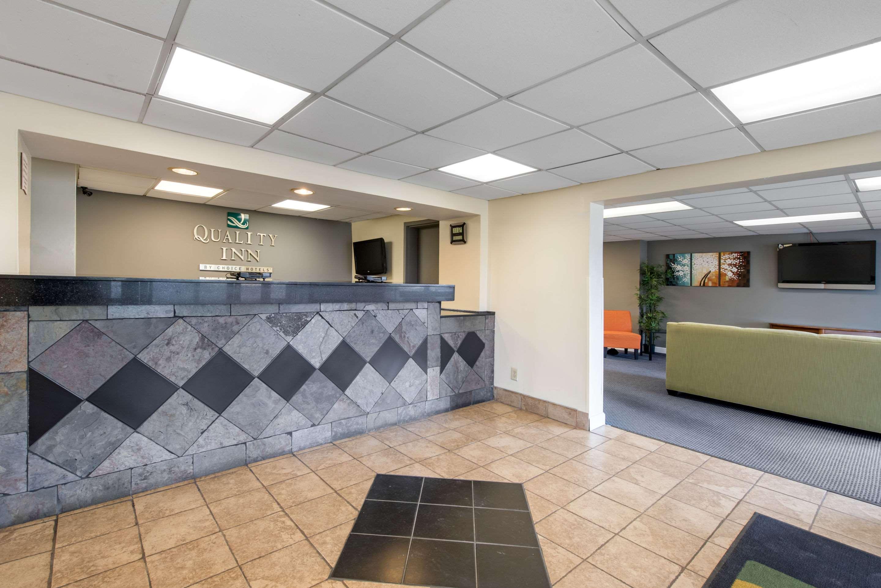 Vista Lobby Quality Inn & Suites Lafayette I-65