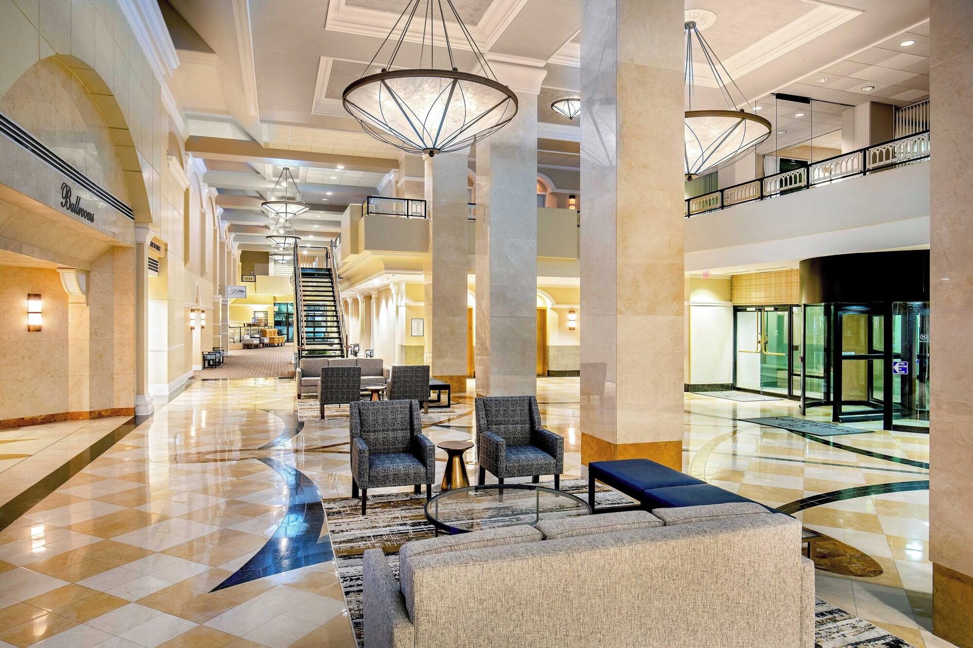 Vista Lobby Sheraton Pentagon City Hotel