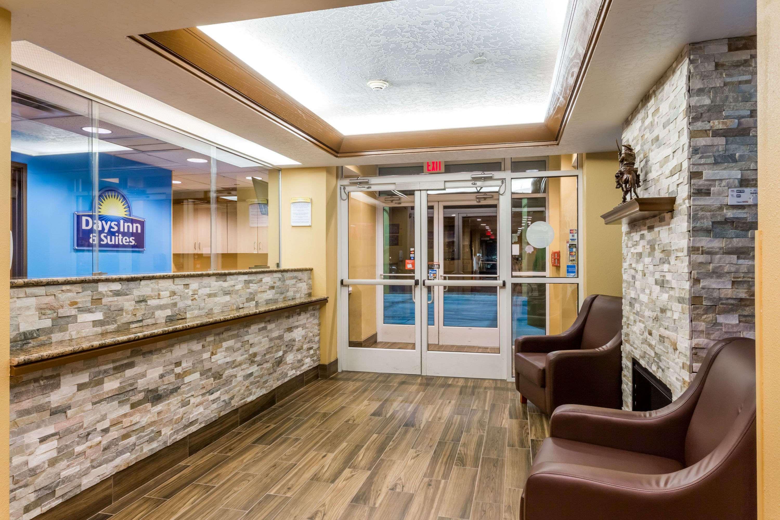 Vista Lobby Days Inn by Wyndham Vernal