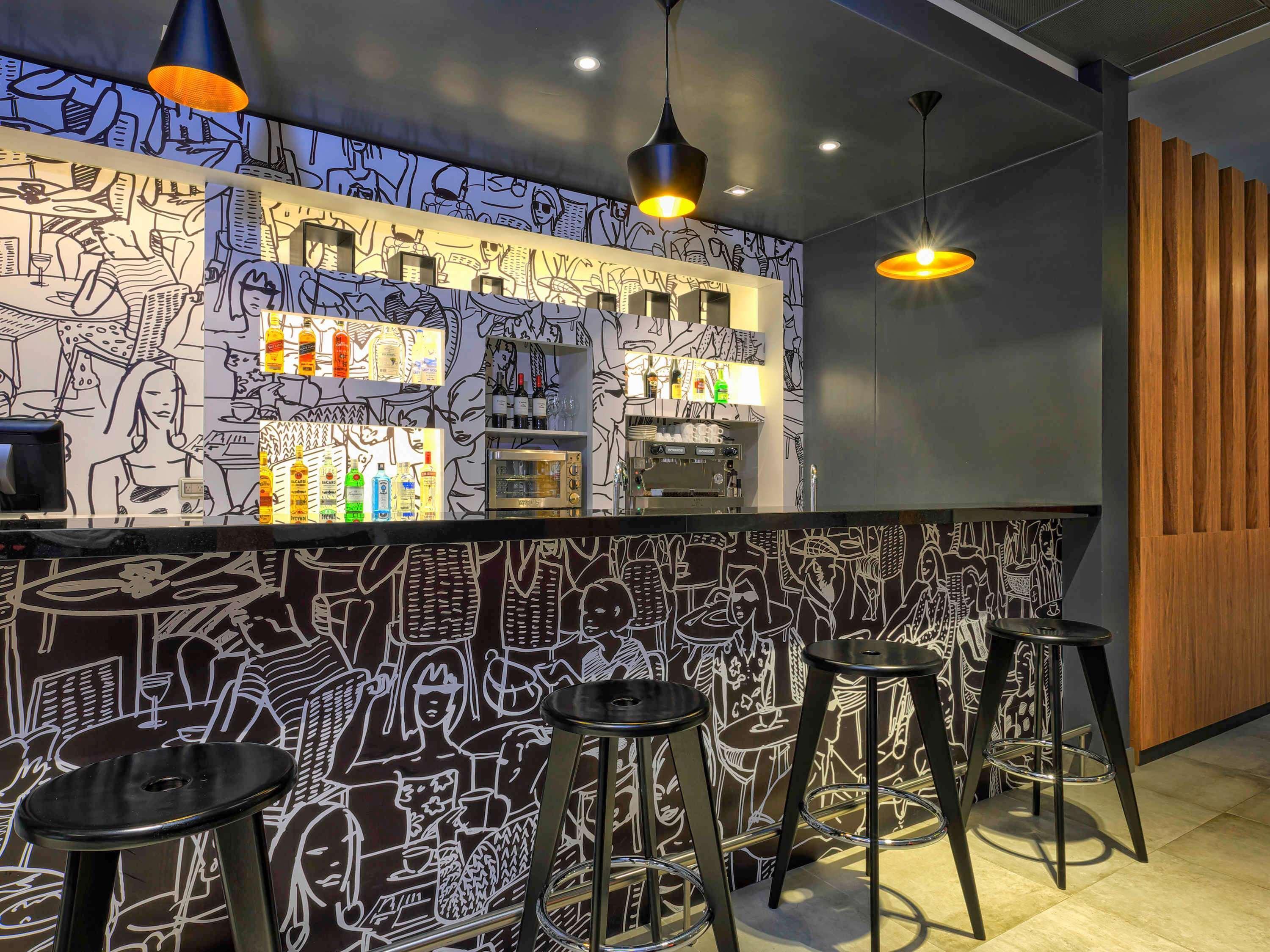 Bar/Salón ibis Trujillo