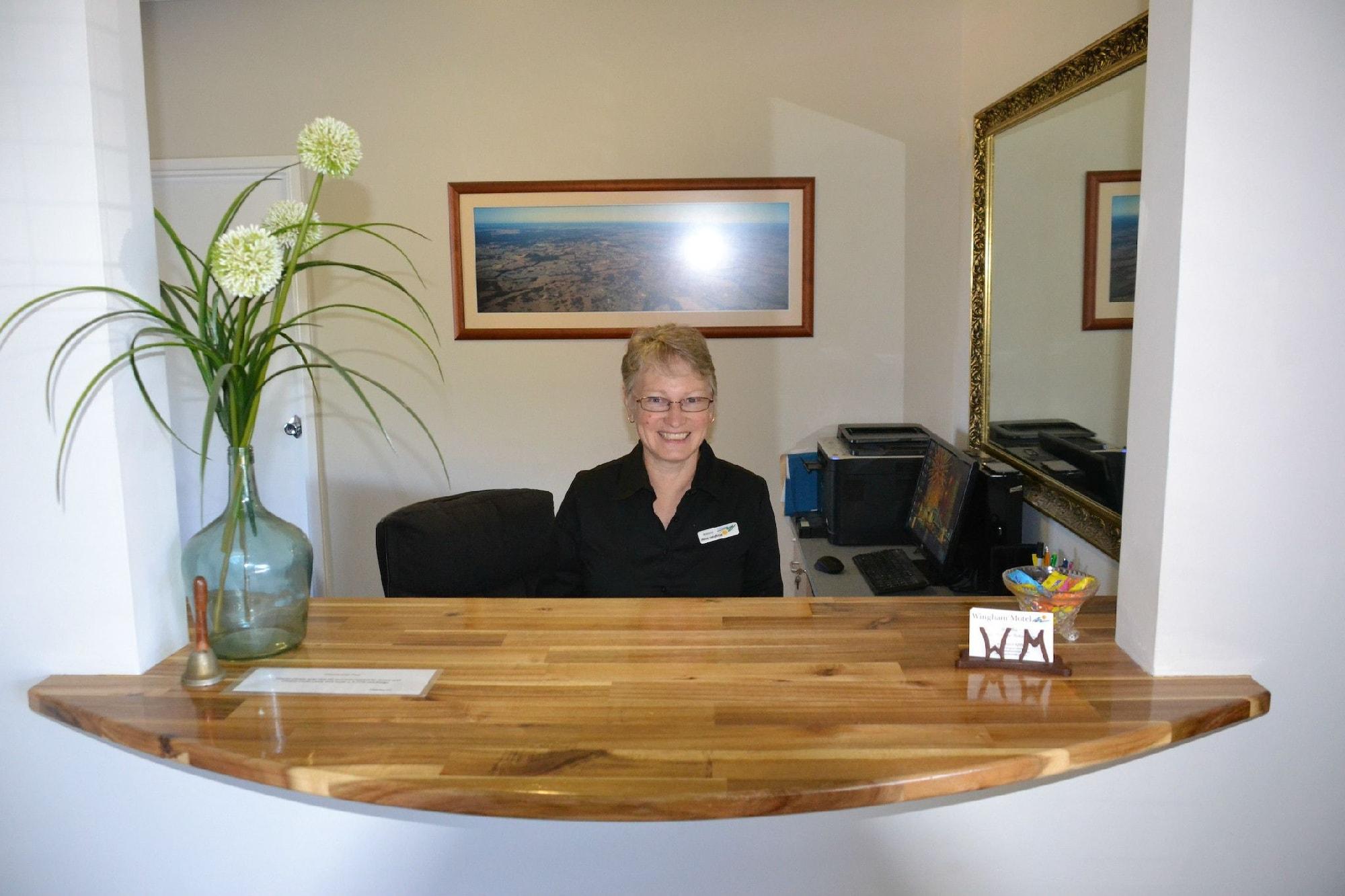 Vista Lobby Wingham Motel
