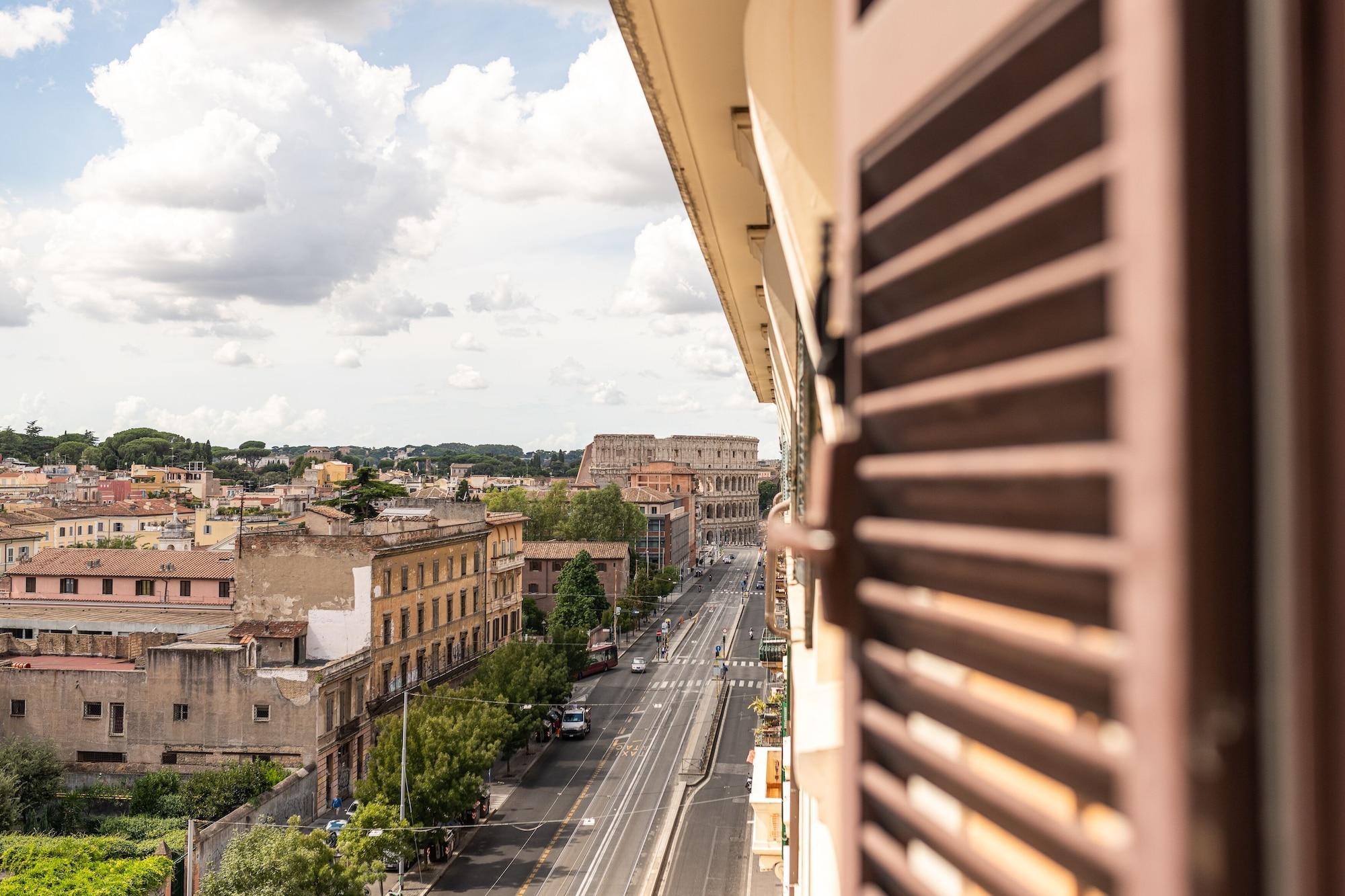 Varios Top Floor Colosseo