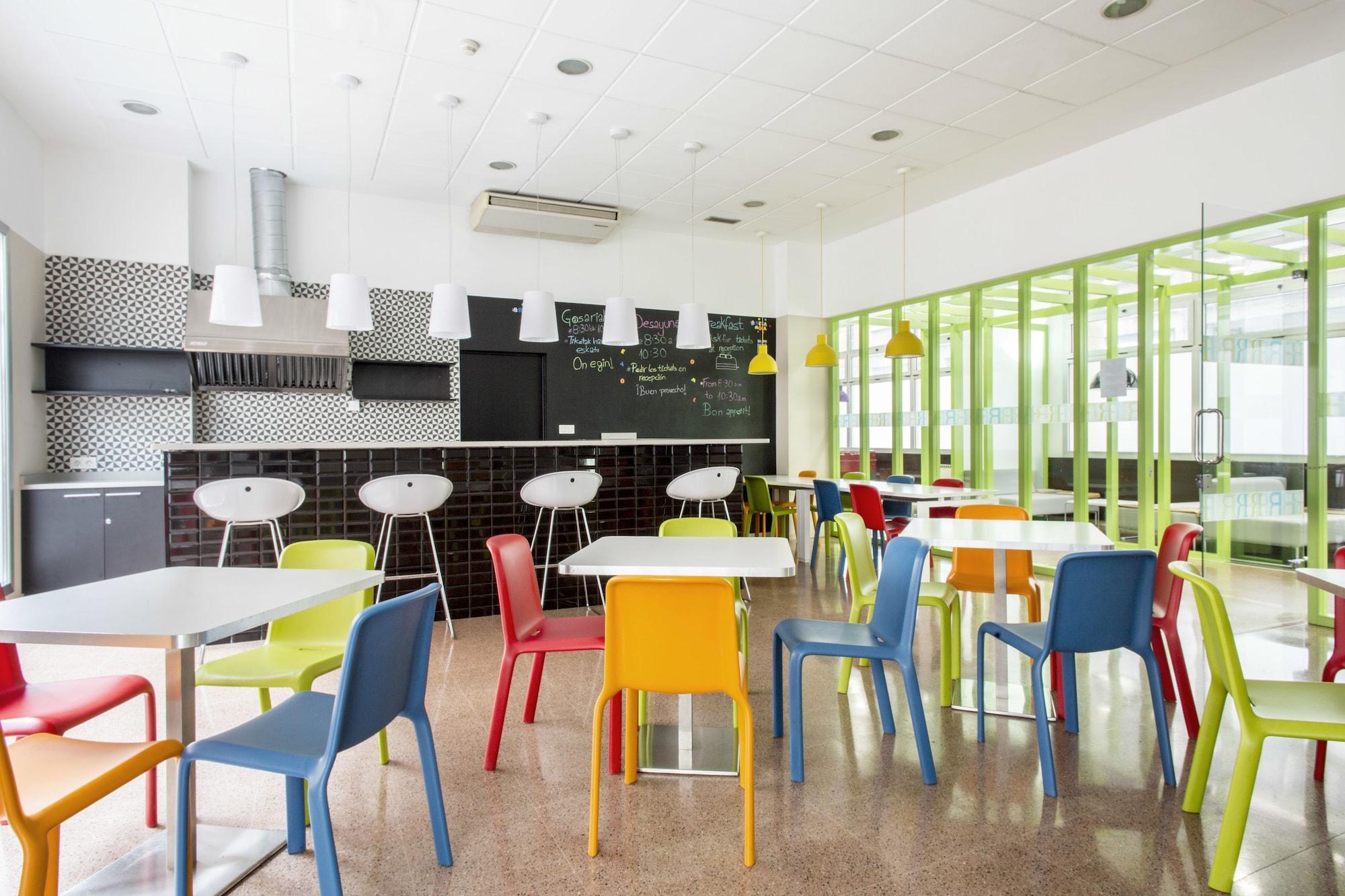 Bar/Salón Residencia Universitaria Resa Blas de Otero