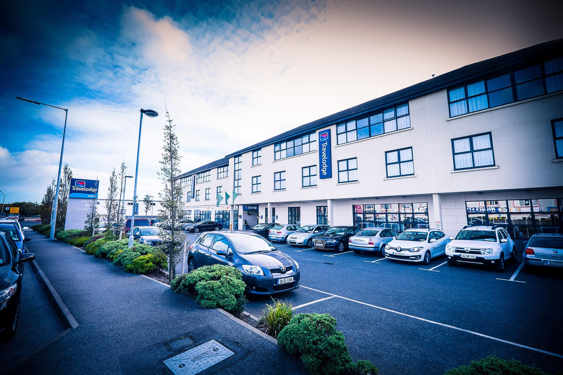 Vista da fachada Travelodge Galway