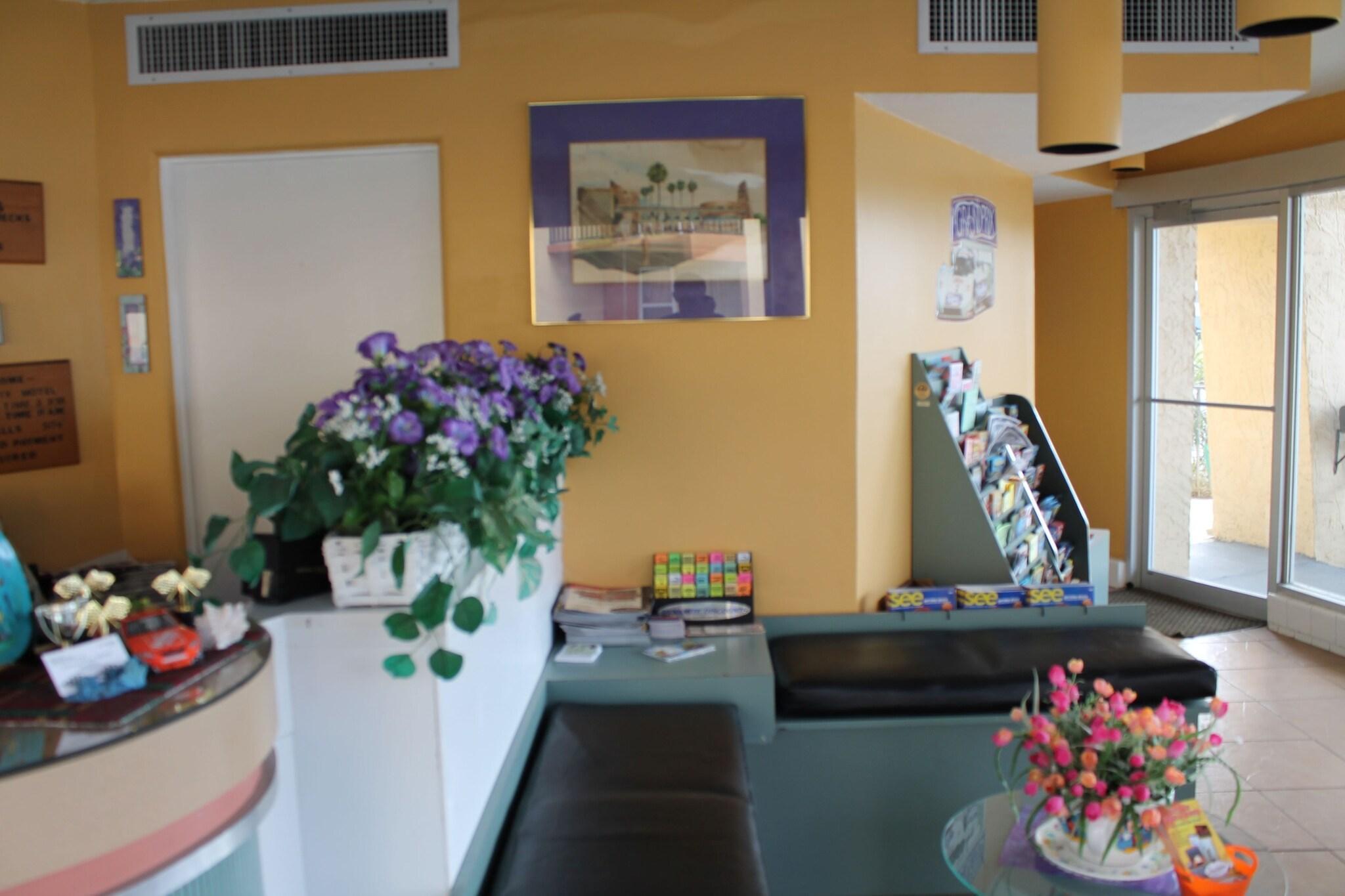Vista Lobby Grand Prix Motel on the Beach