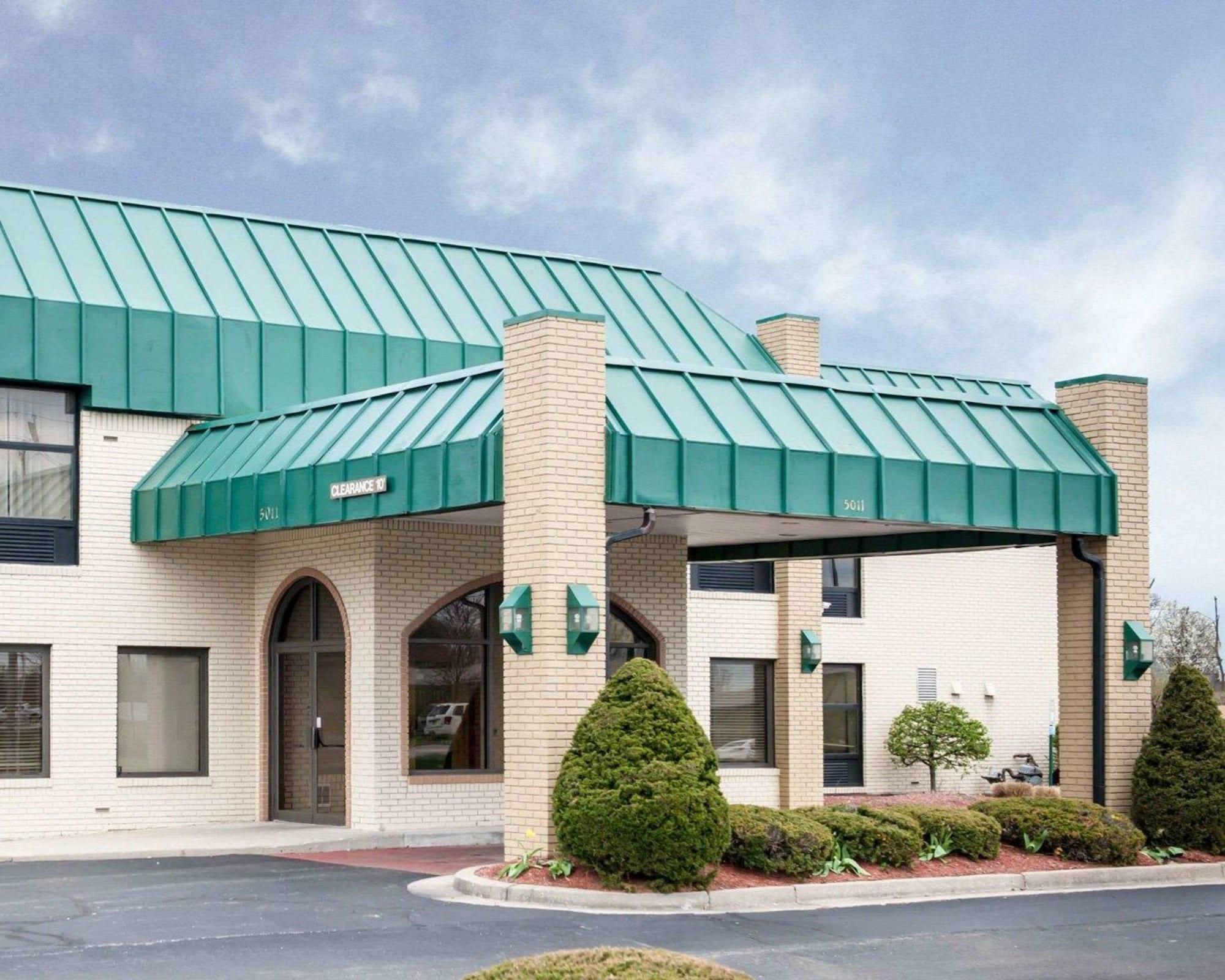 Vista Exterior Quality Inn & Suites