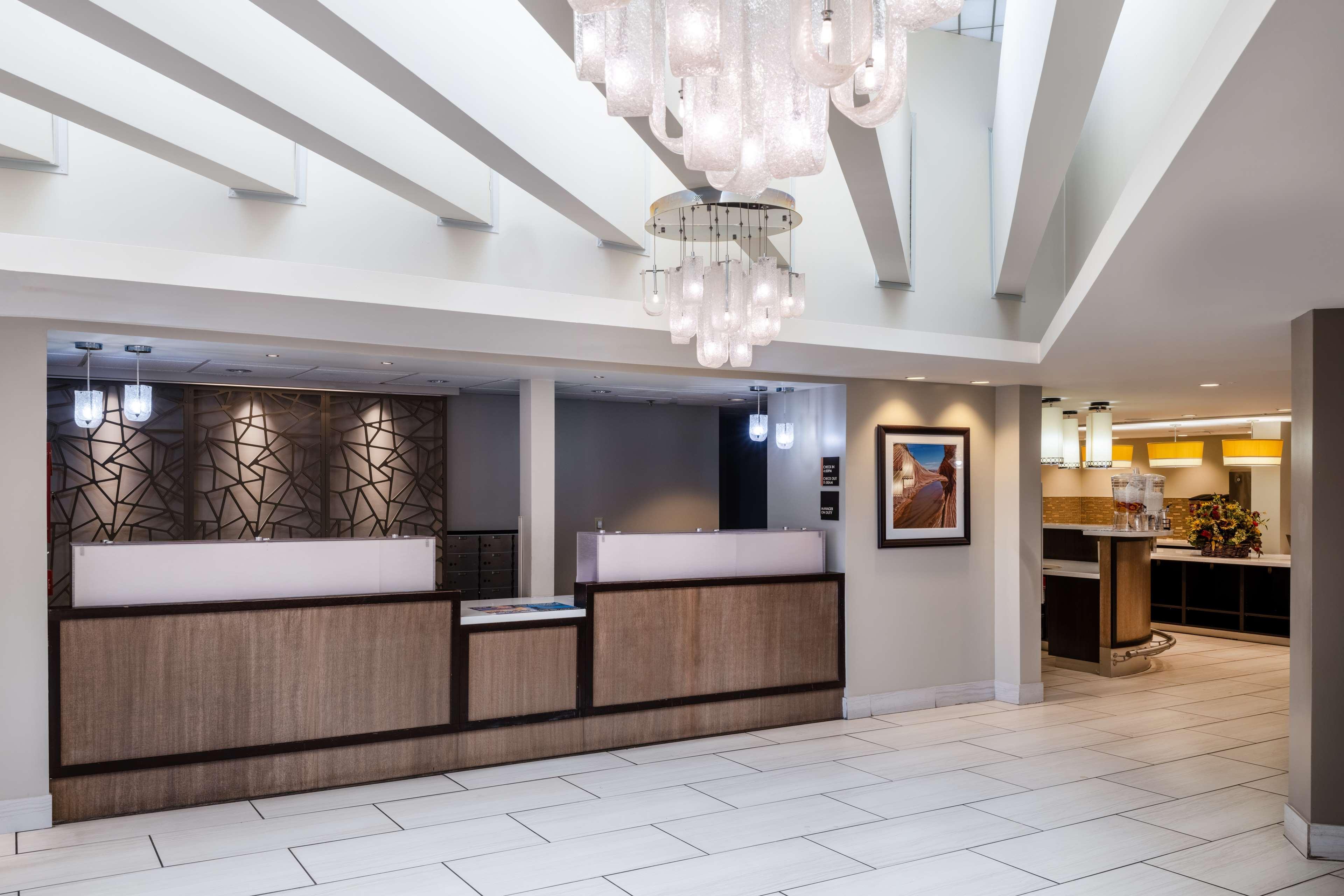Vista Lobby Best Western Plus At Lake Powell