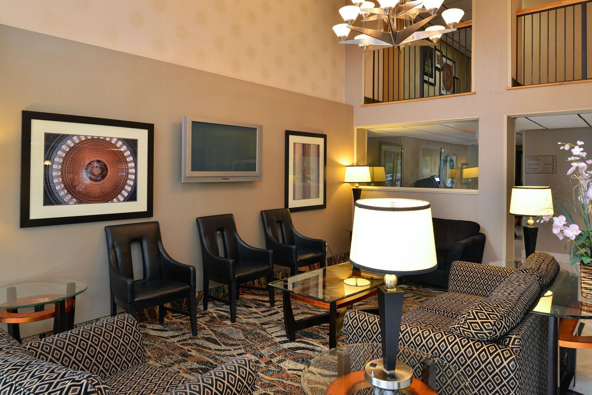 Vista Lobby Comfort Inn & Suites Alexandria West