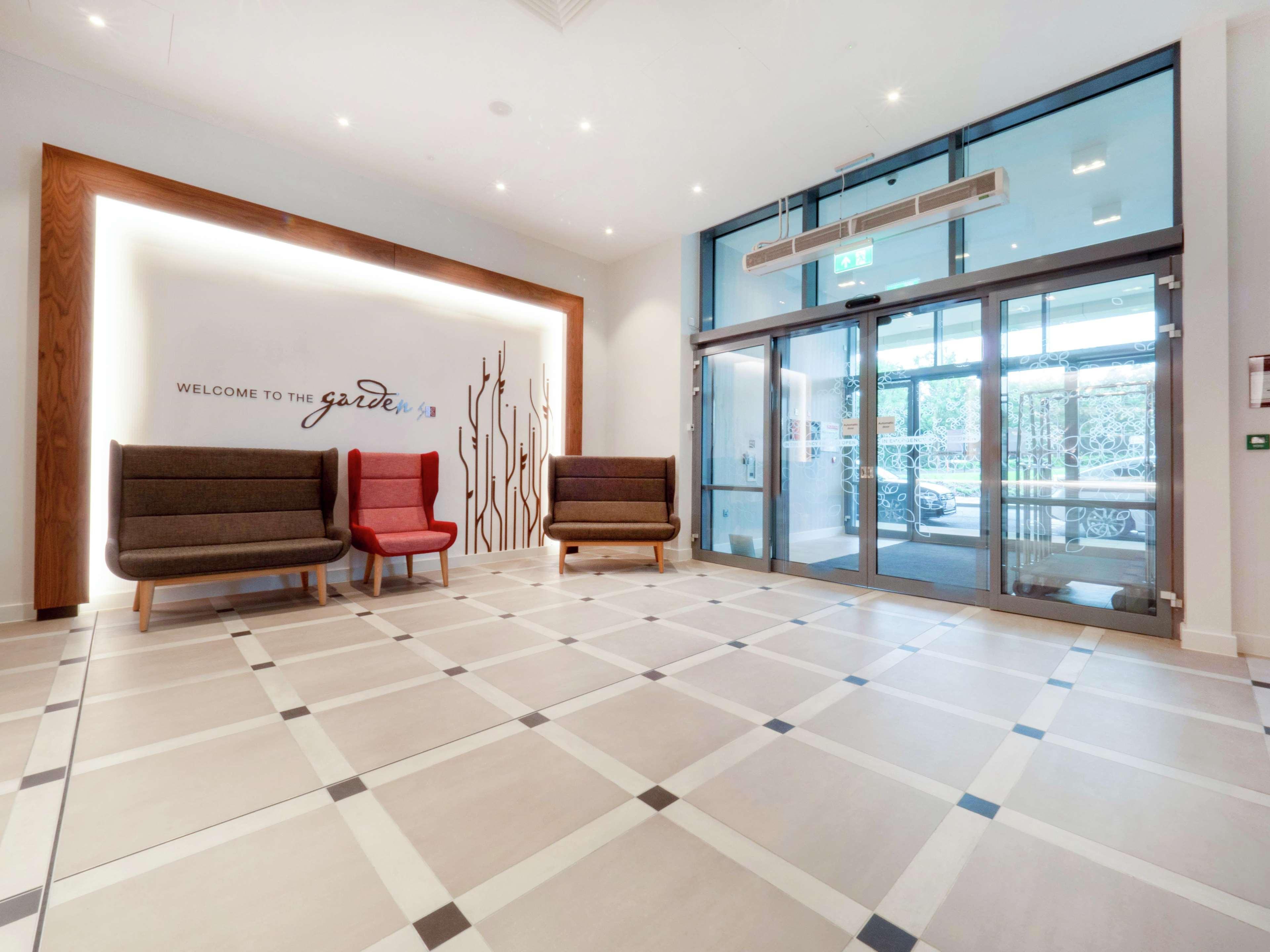 Vista Lobby Hilton Garden Inn Birmingham Airport