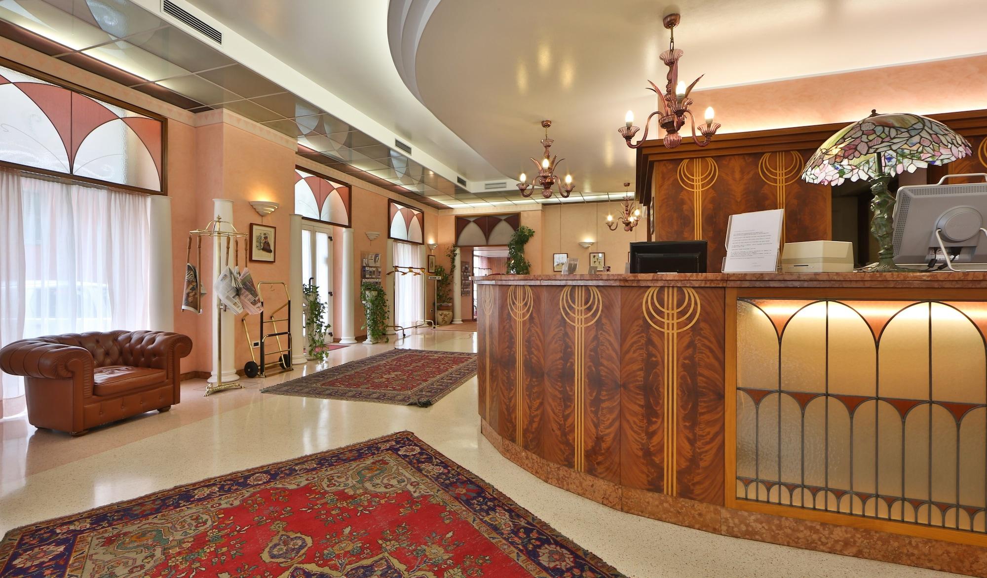 Vista Lobby Residence San Giusto