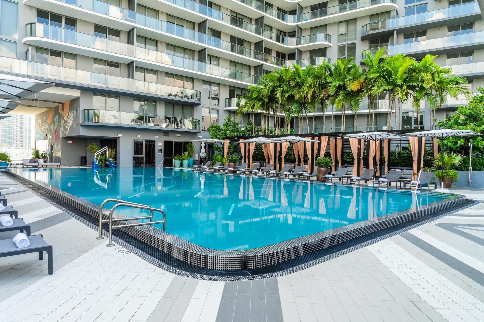 Vista Piscina Hyde Suites Midtown Miami