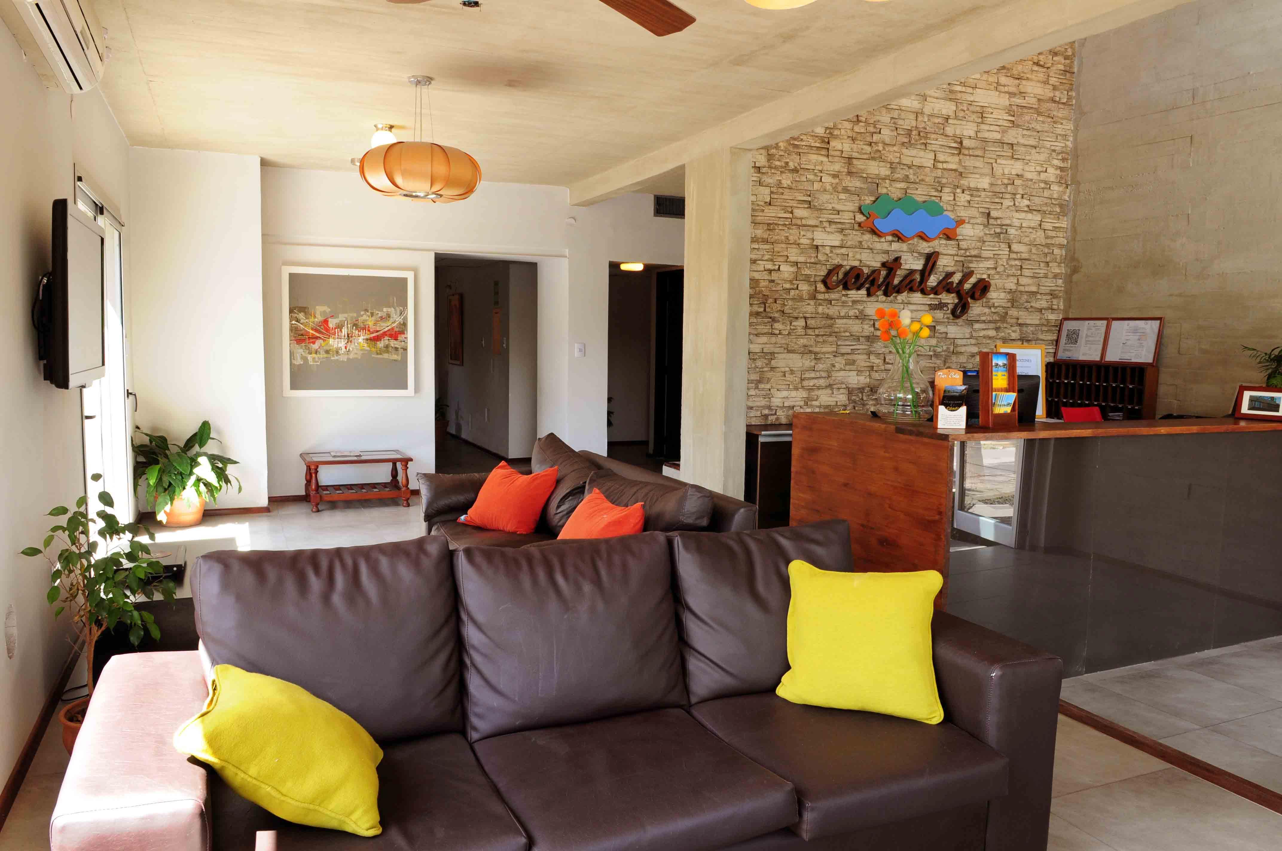 Hotel Costalago Suites