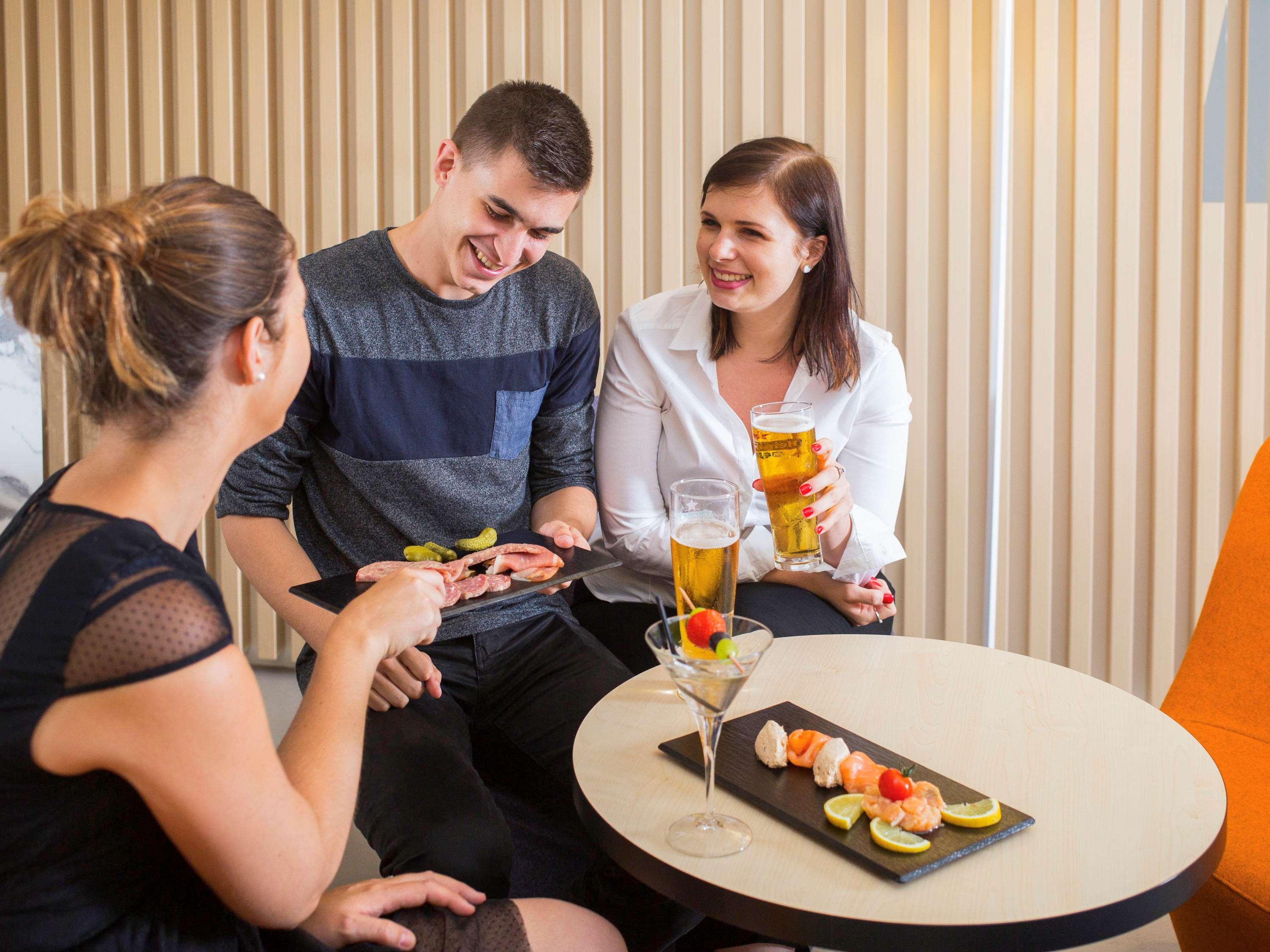 Bar/Salón Mercure Nancy Centre Gare