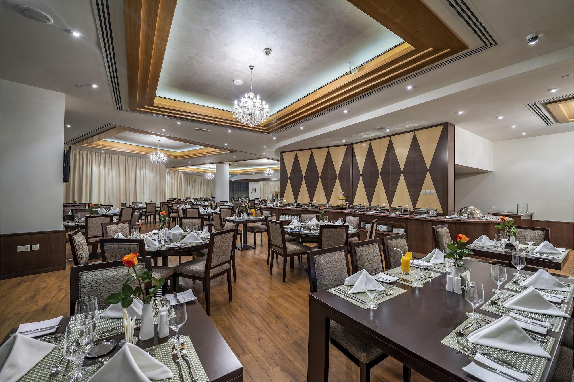 Restaurant City Première Marina Hotel Apartments